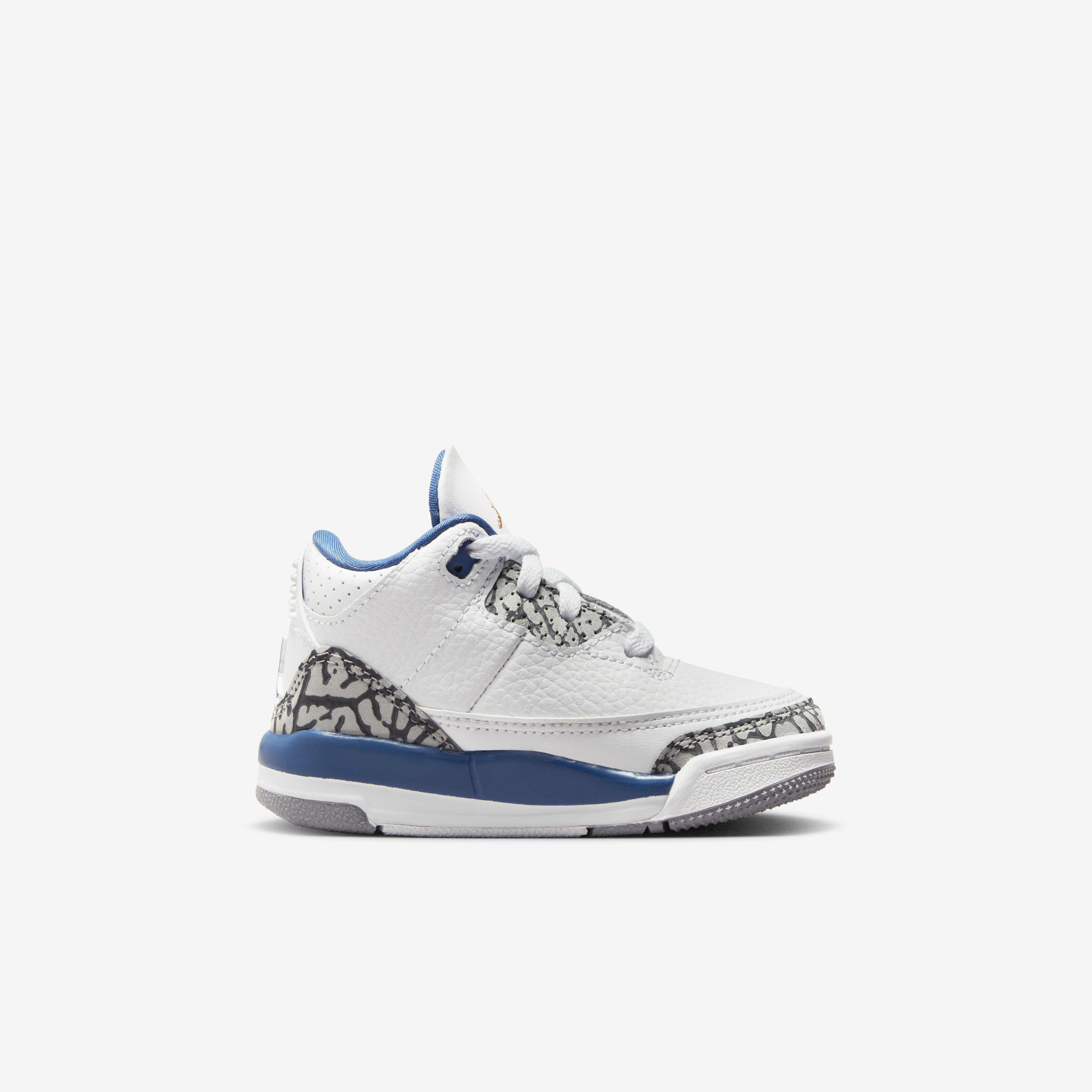 Jordan 3 Retro 'Medium Olive' image number 2