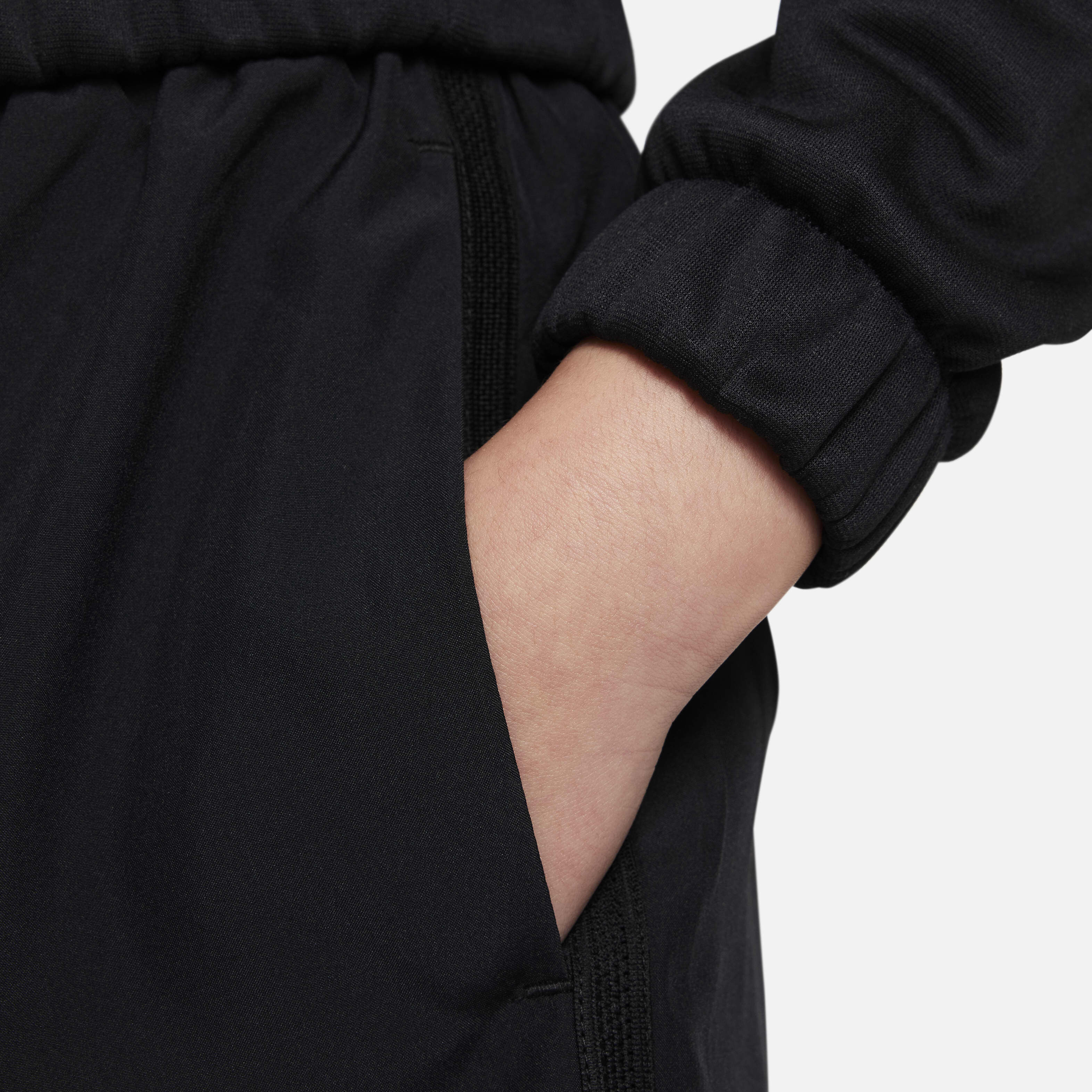 نايكي ملتي image number 6