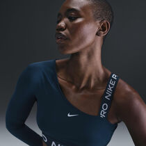 Nike Pro Shine