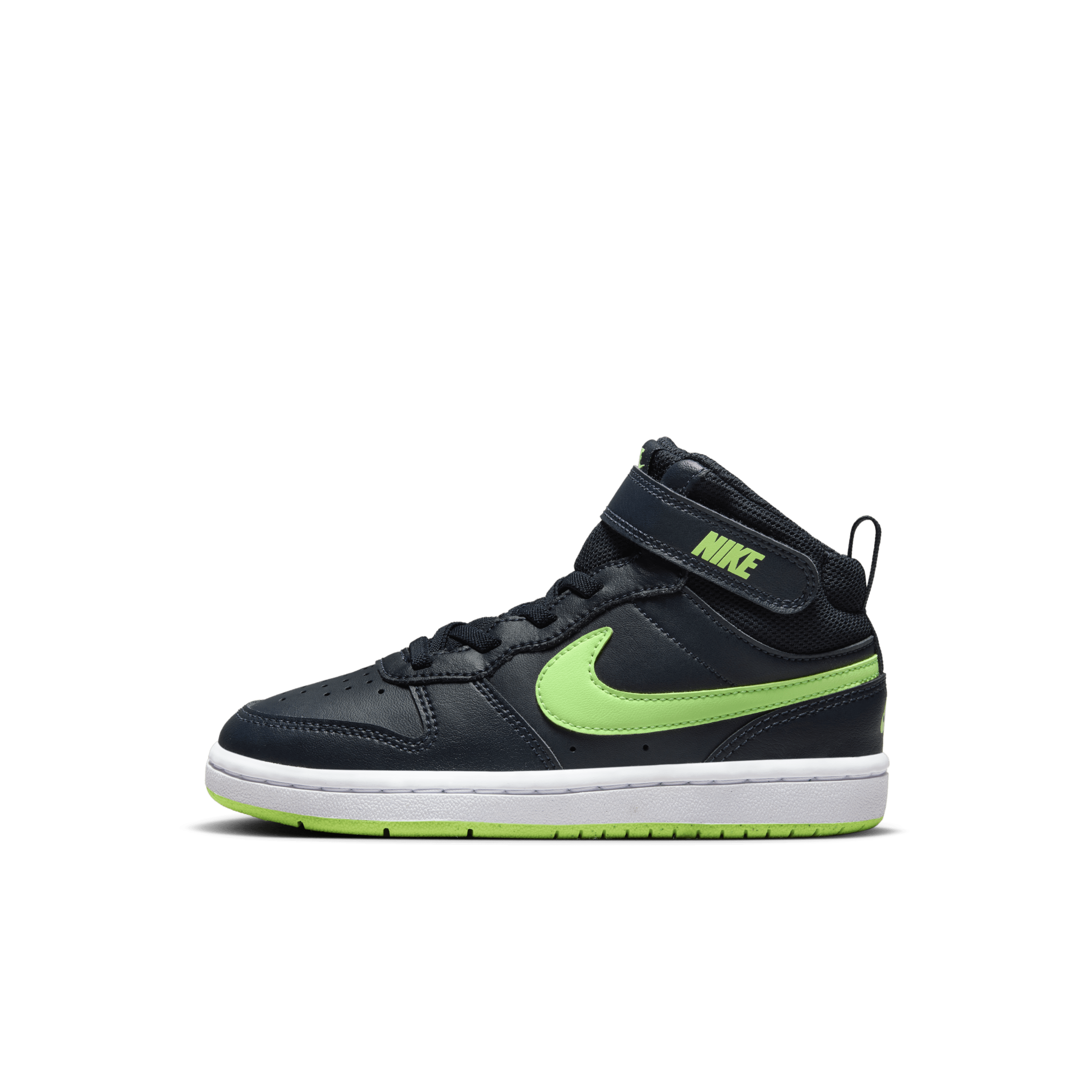 nike mid top trainers
