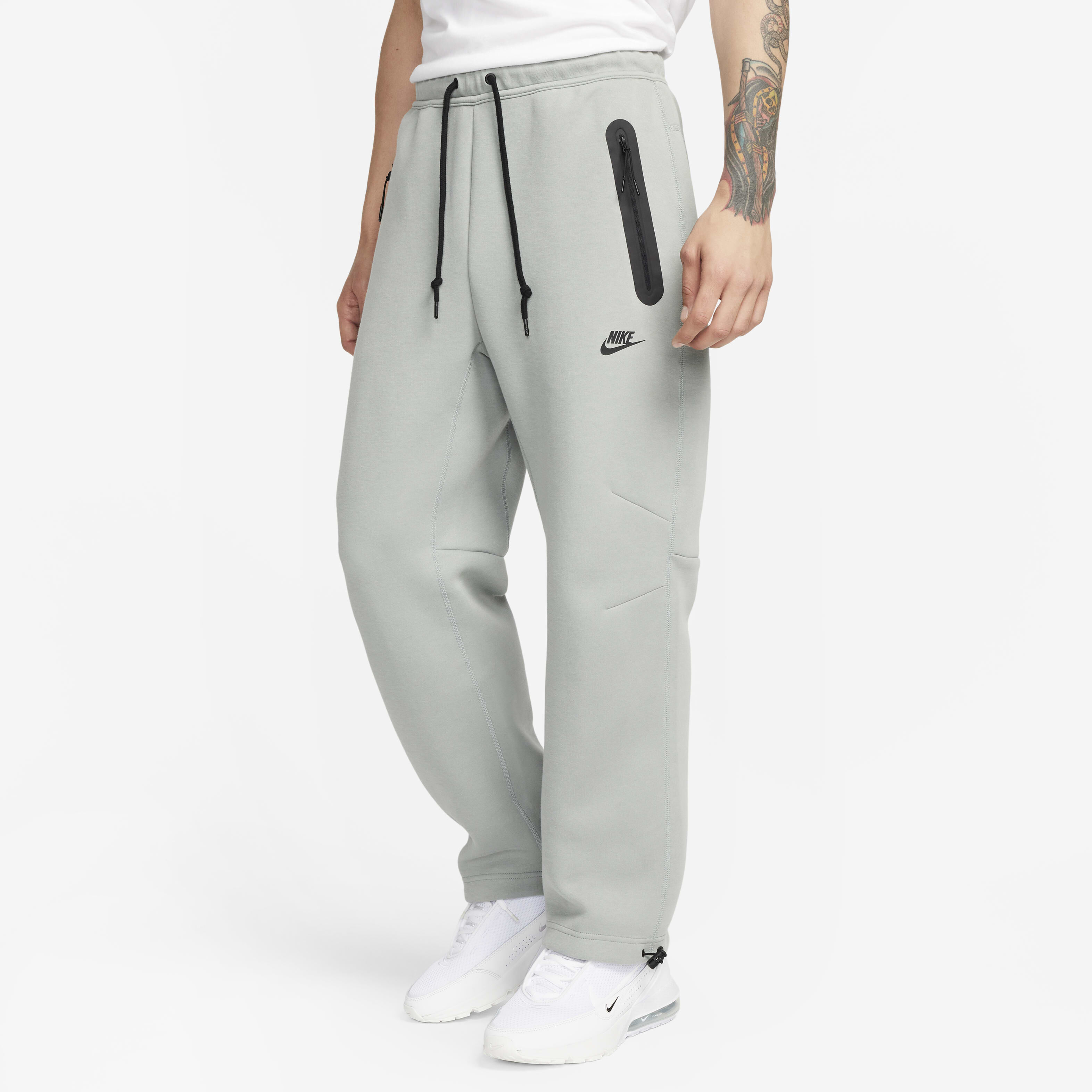 Nike Sportswear Tech Fleece image number 0