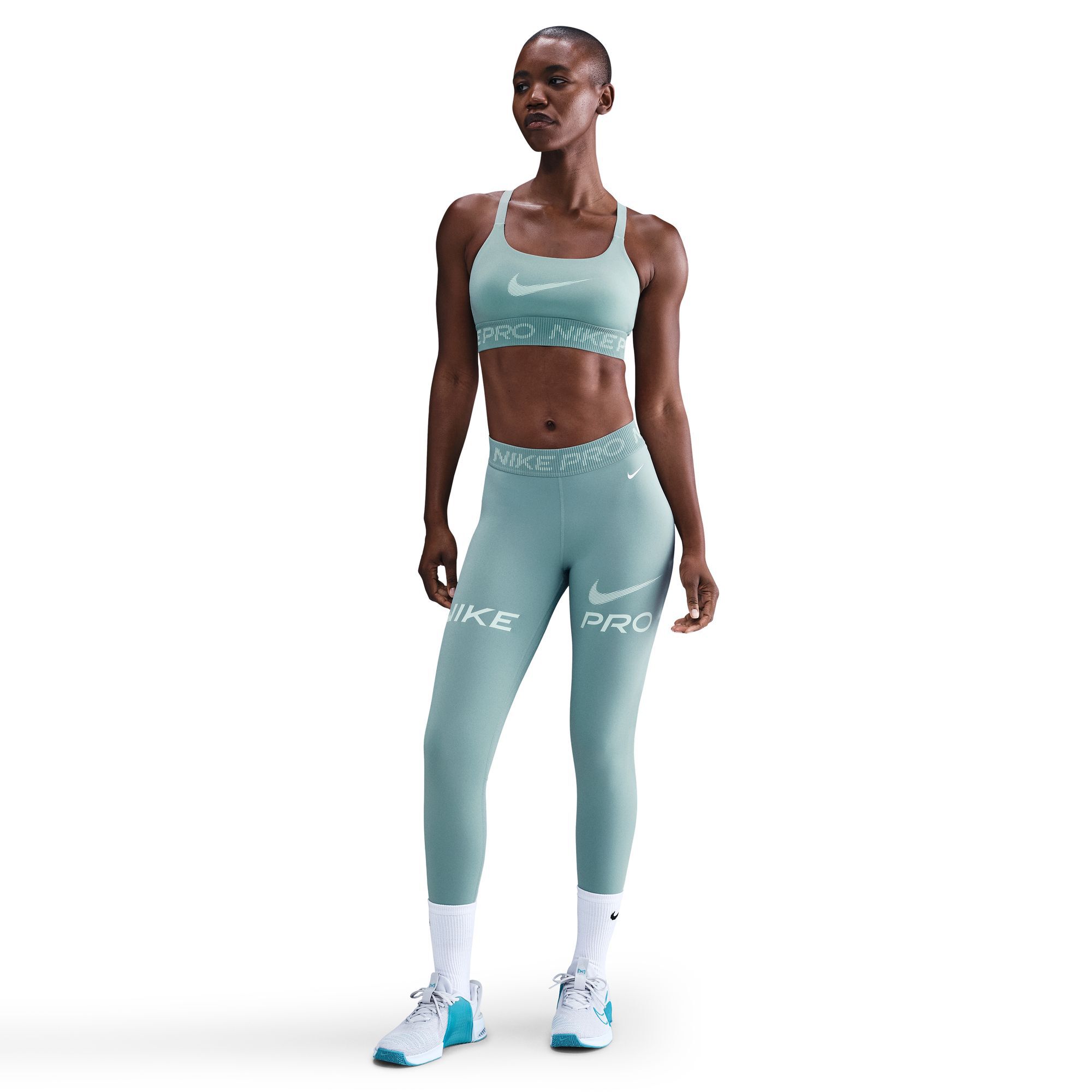 Nike Pro image number 3
