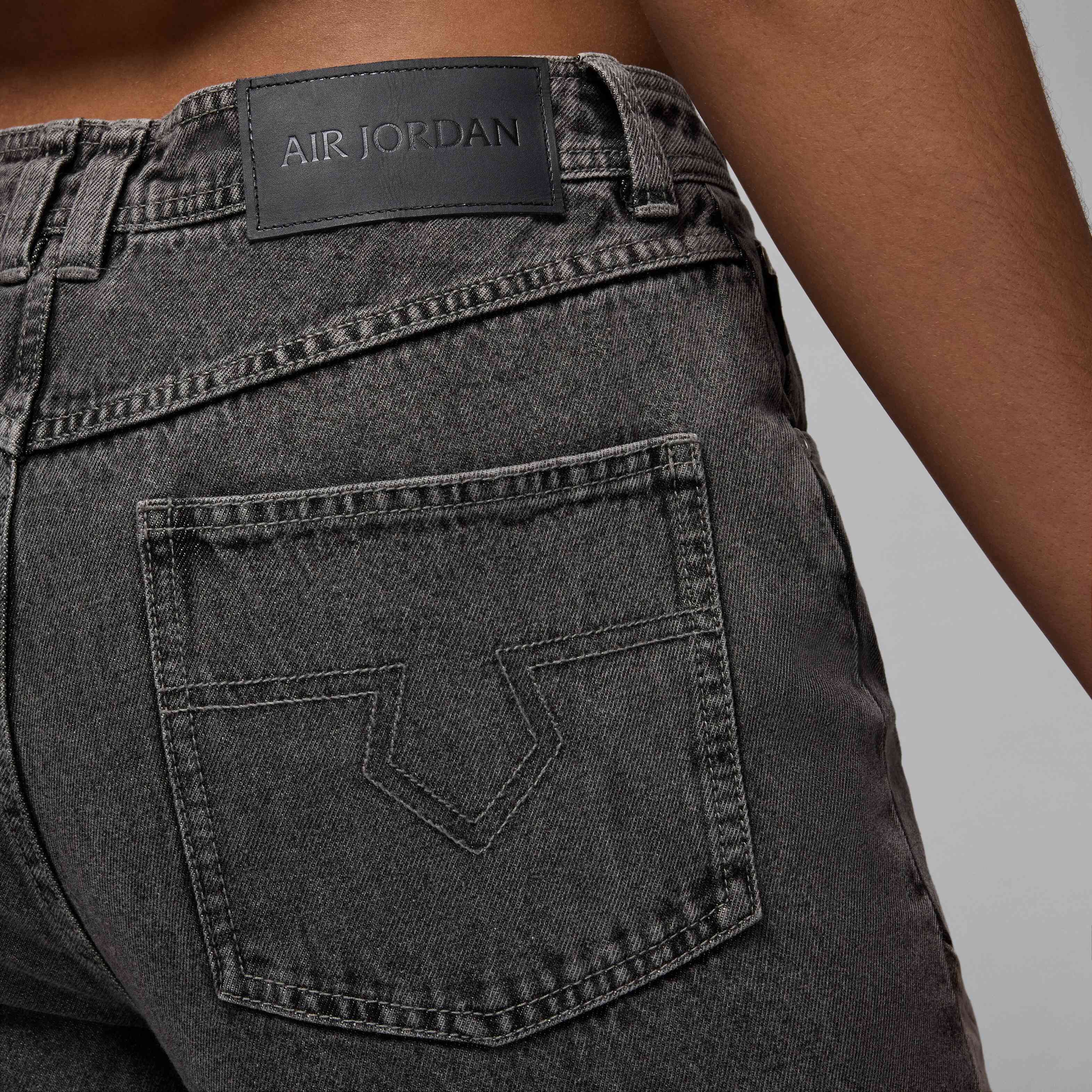 Air Jordan image number 3