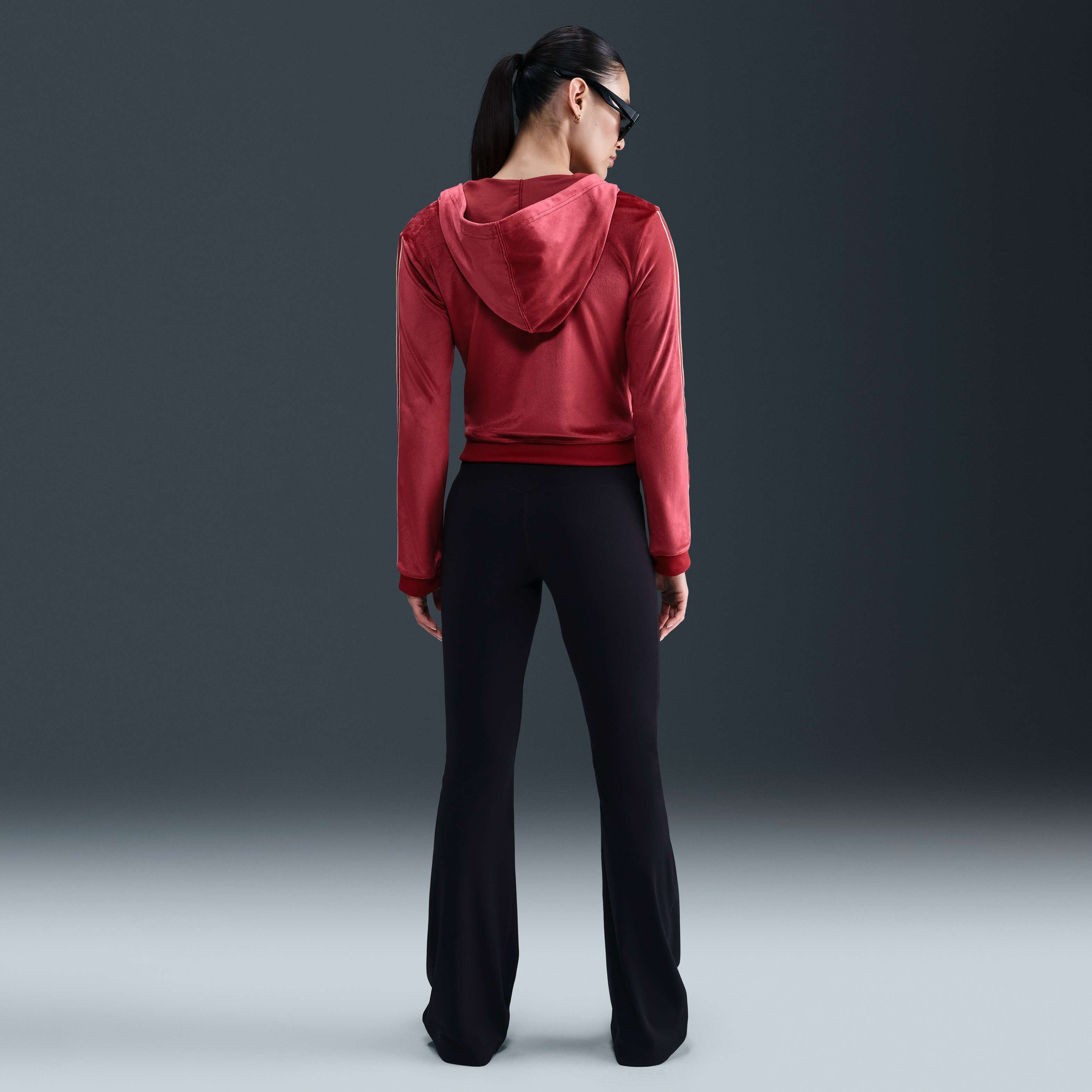 نايكي سبورتسوير image number 4