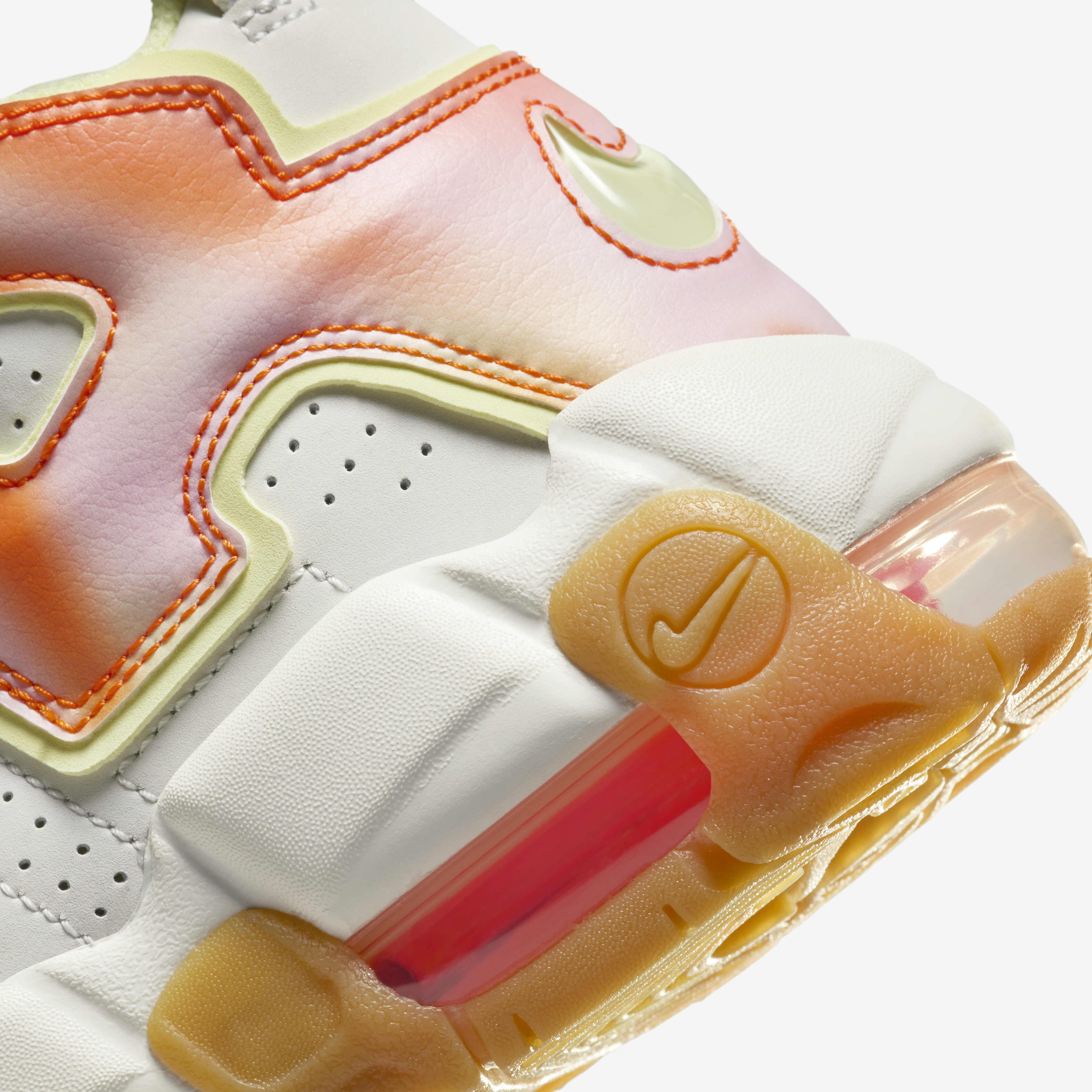 Nike uptempo vapormax sale