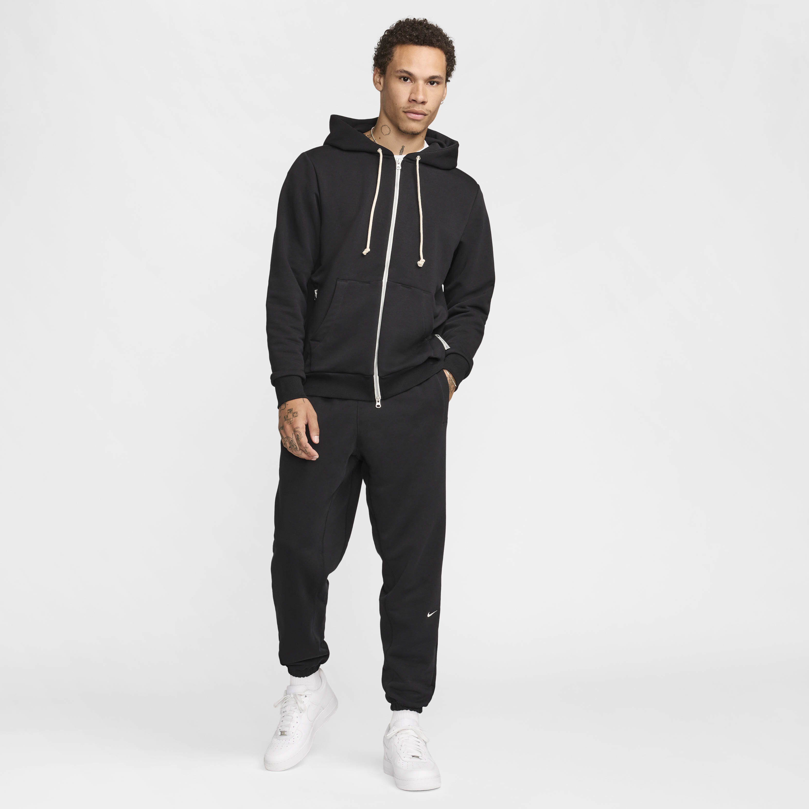 Nike Standard Issue image number 6