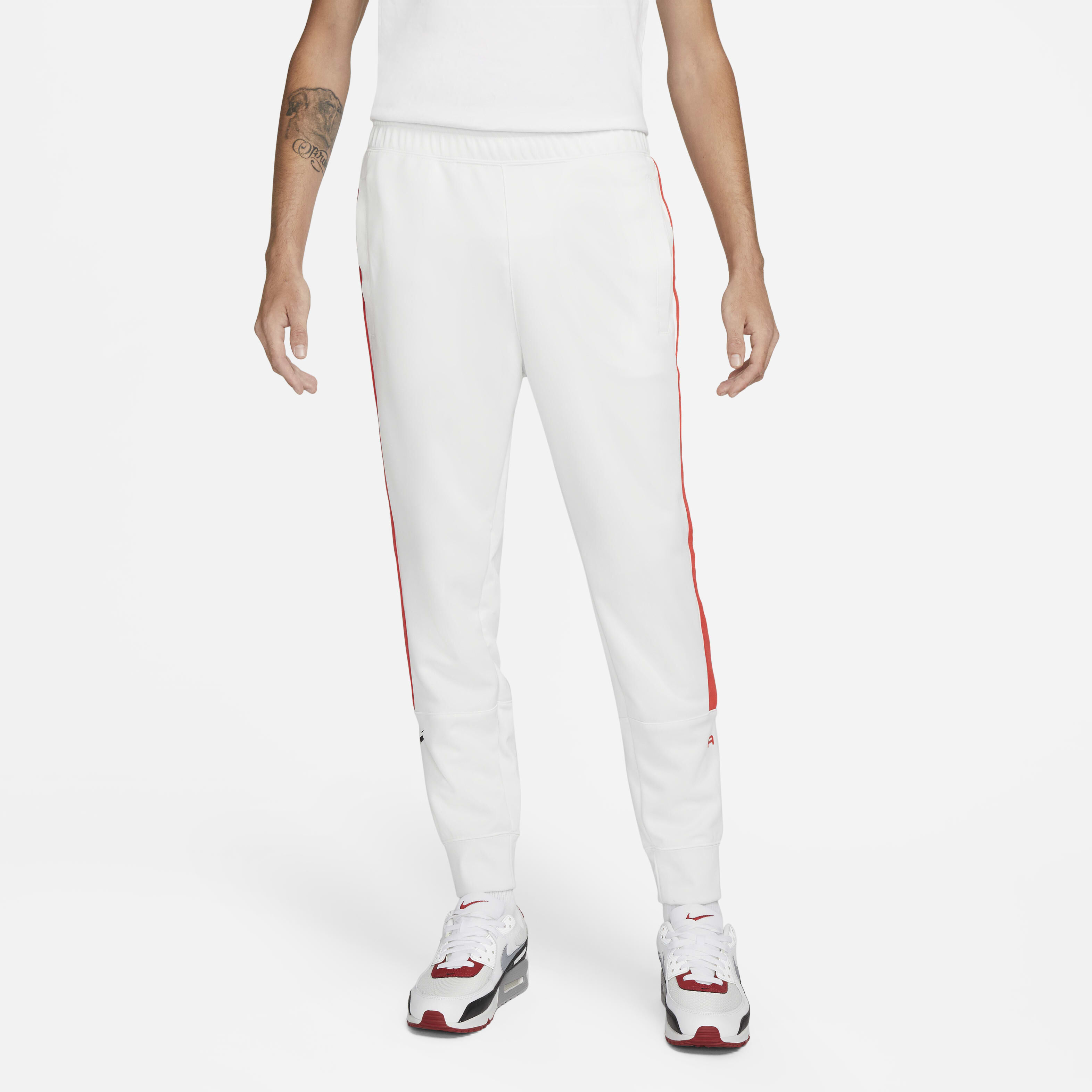 Buy Nike Air Men s Joggers Nike Saudi Official