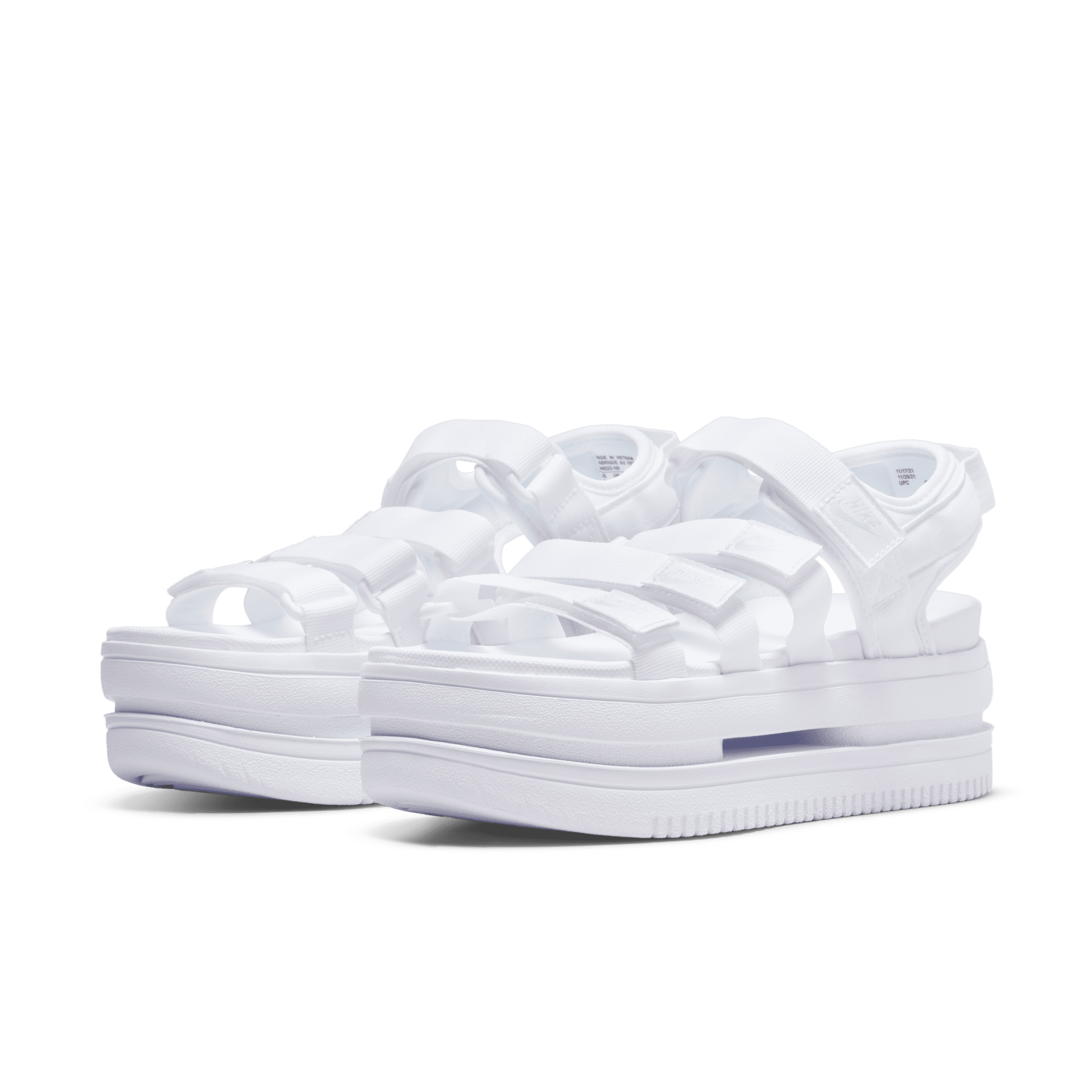 Nike best sale chunky sandals