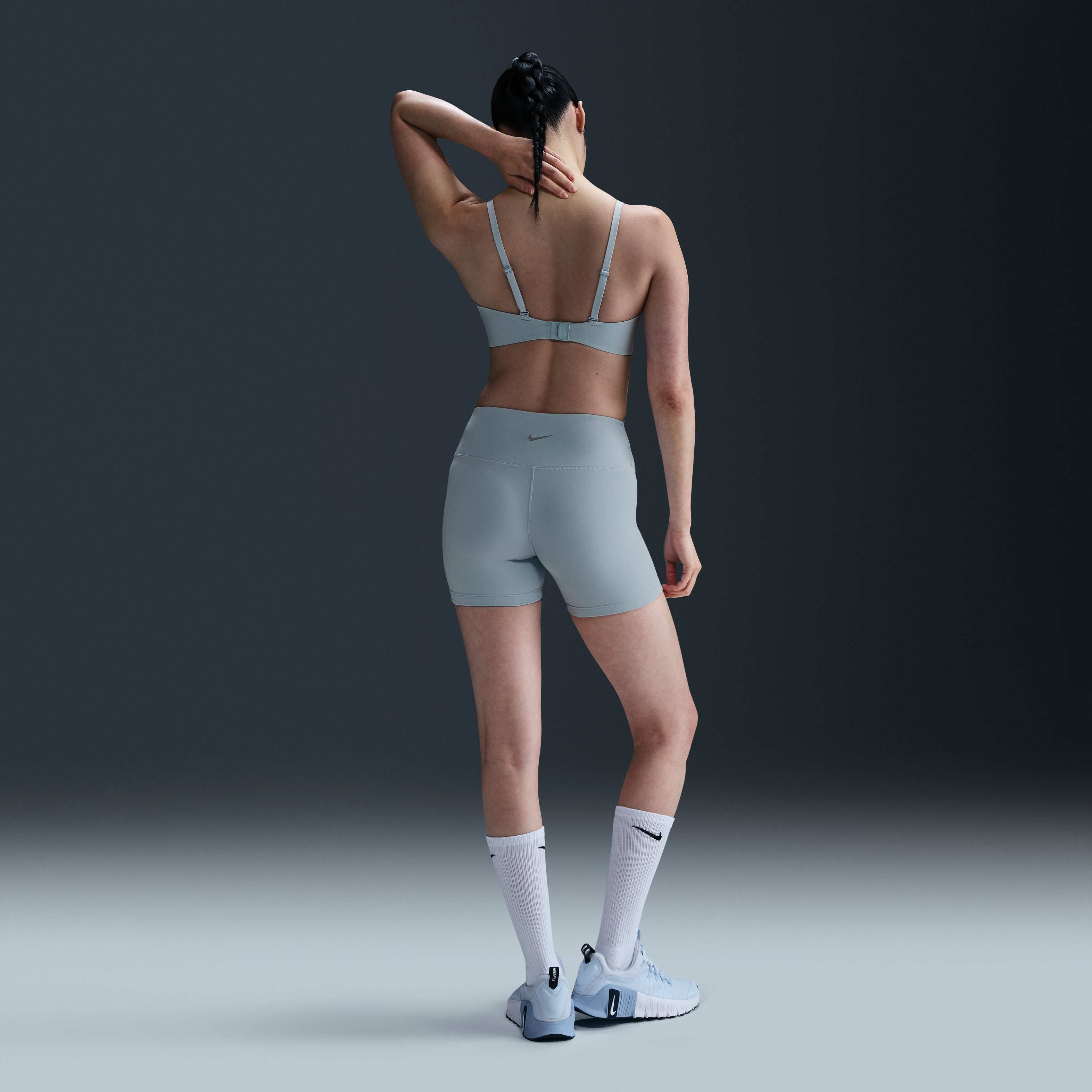 نايكي اليت مينيماليست image number 4