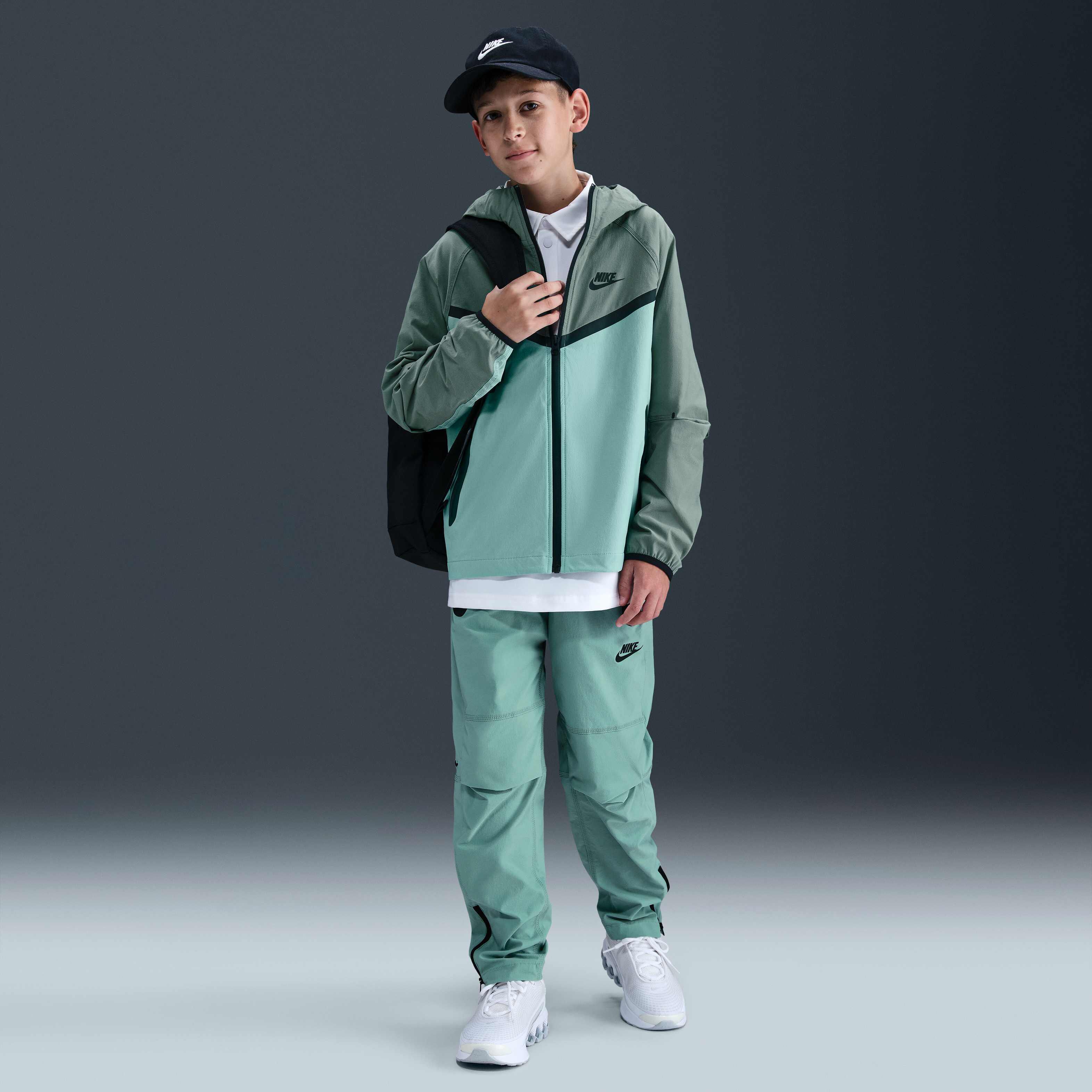 Nike Tech image number 3