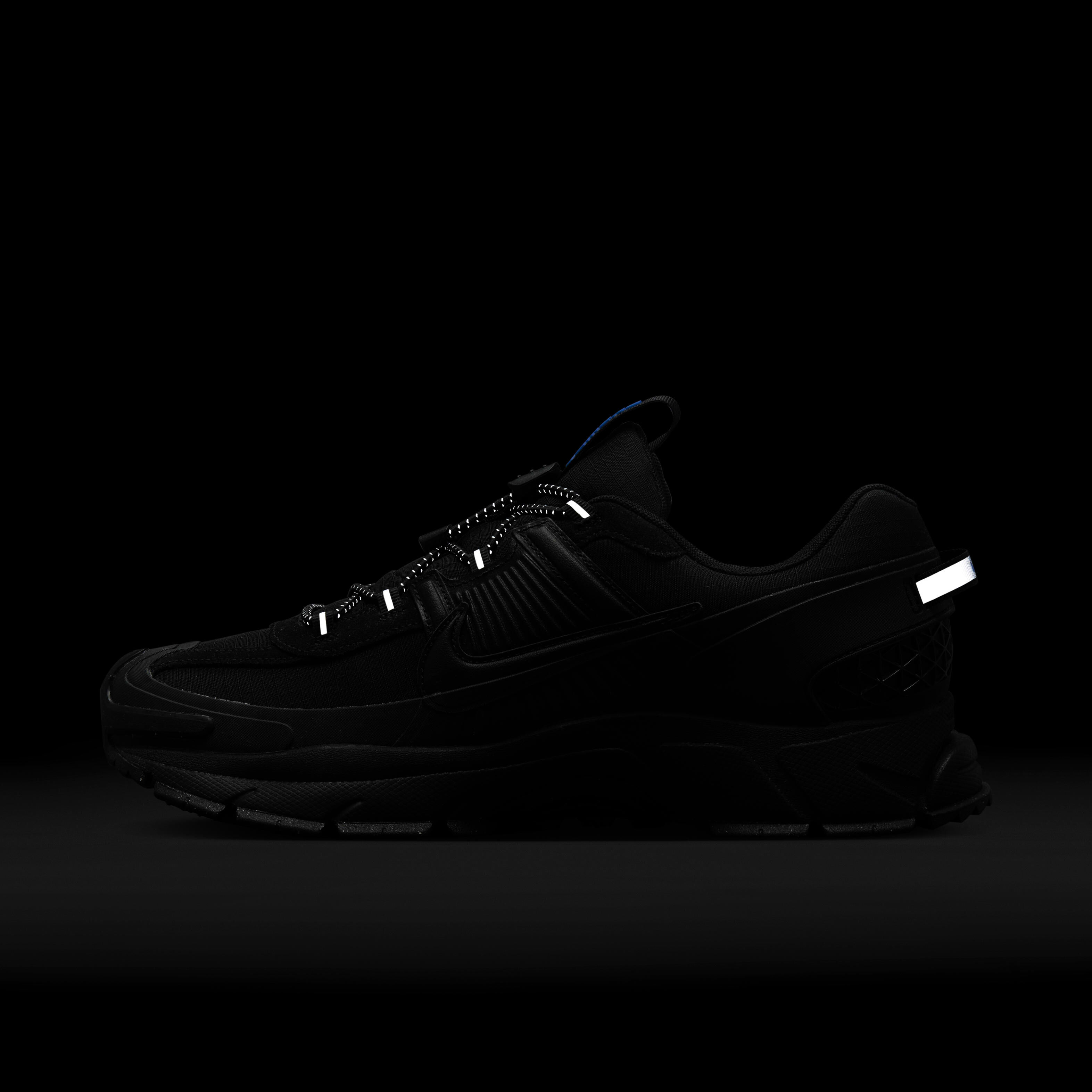 Nike vomero shield top