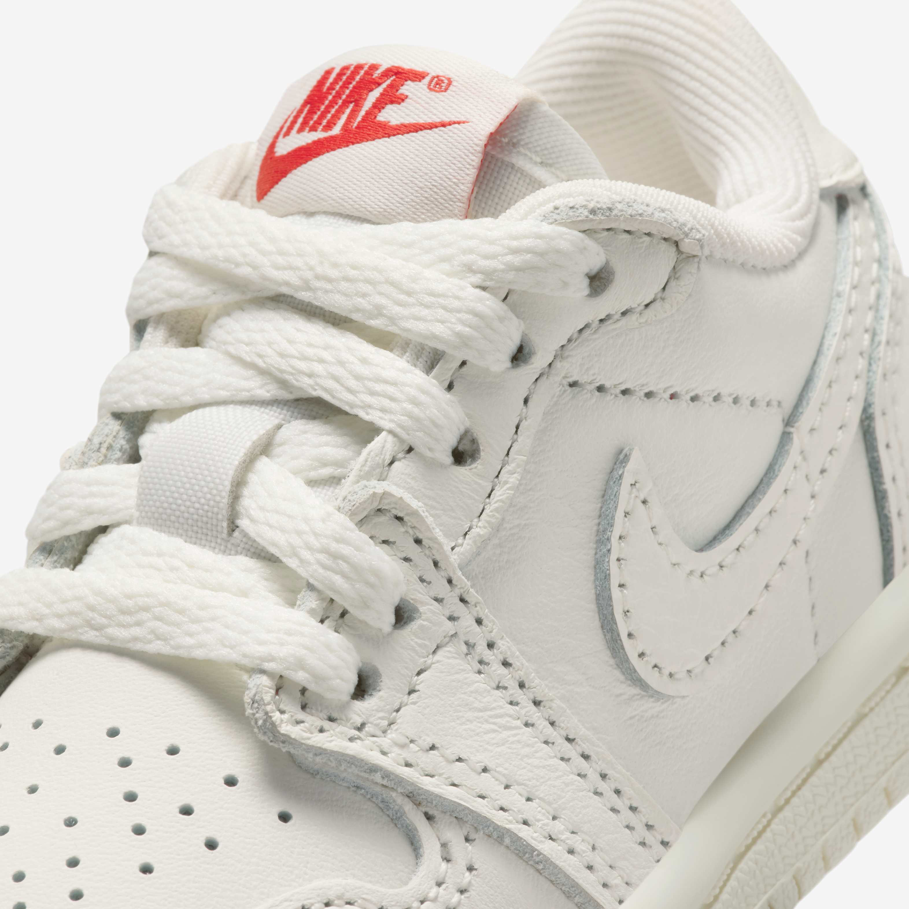 Jordan 1 Retro Low 'Chicago' image number 15