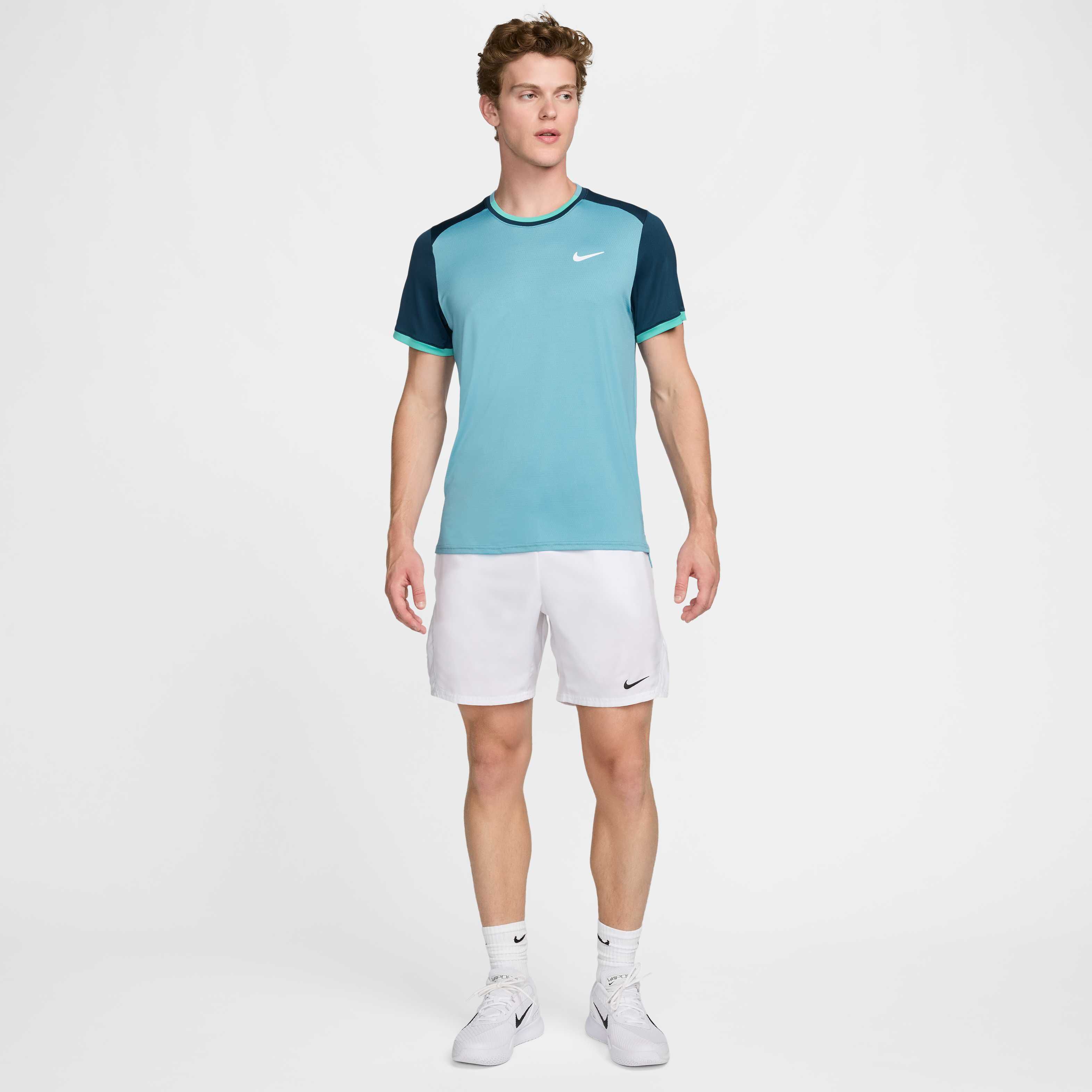 NikeCourt Advantage image number 3