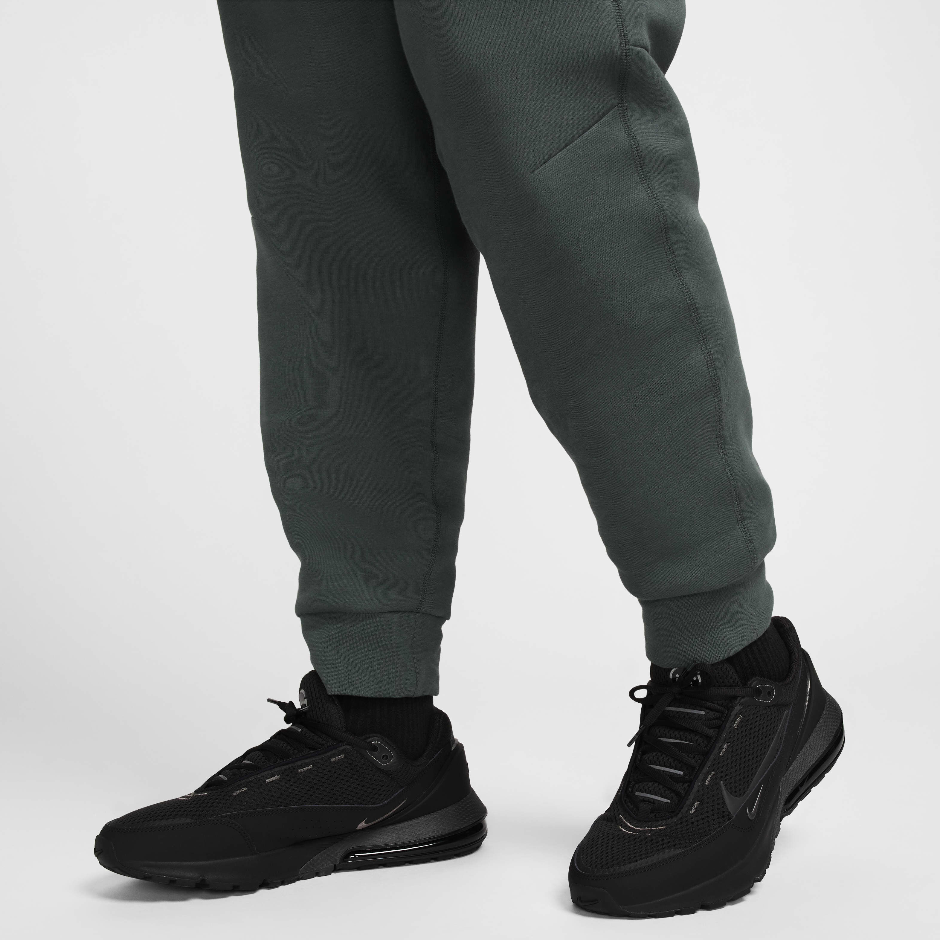 Nike Sportswear Tech Fleece image number 17