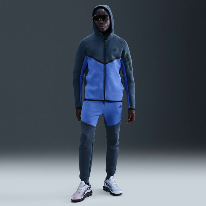 Nike Tech image number 3 Nike Tech image number 3