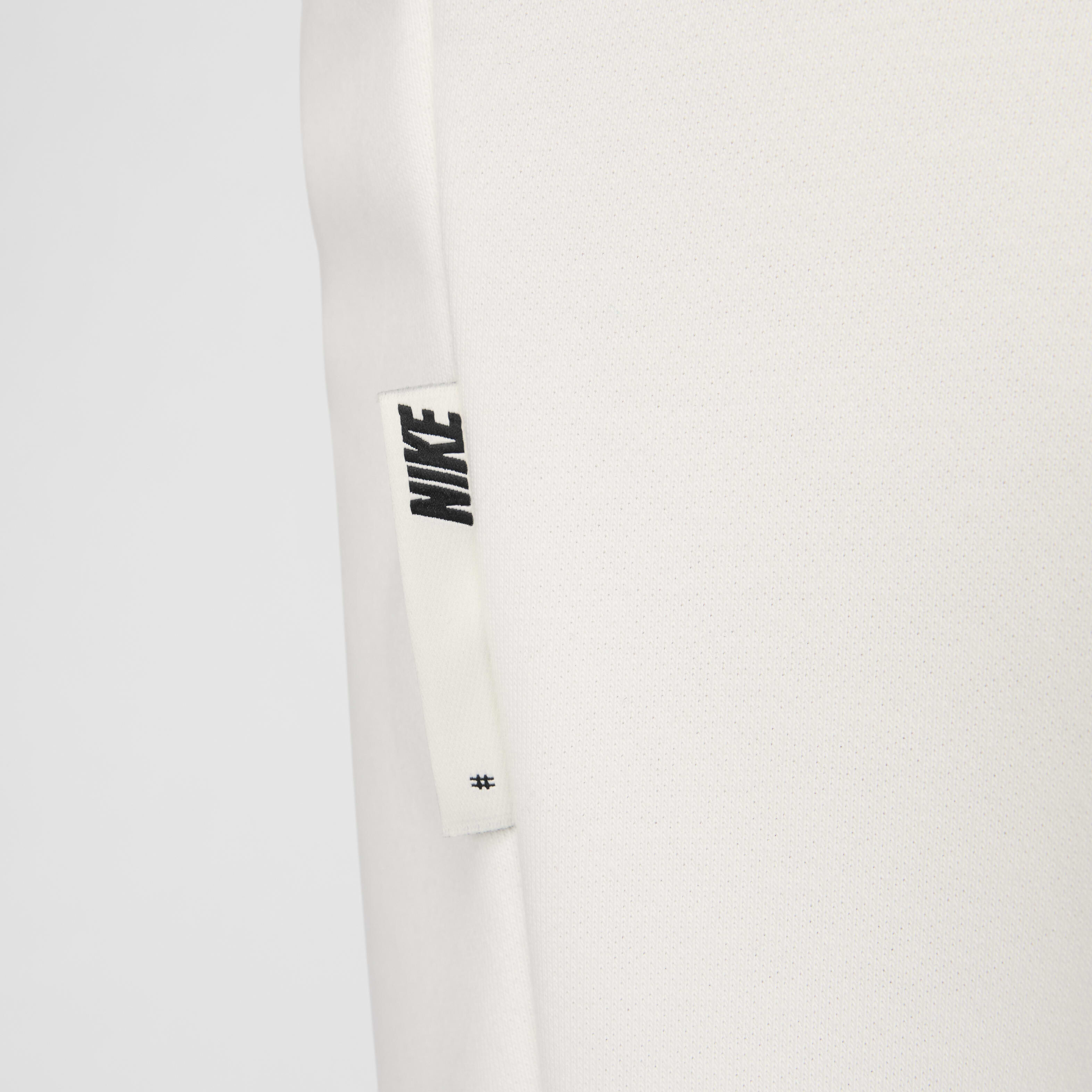 Nike Standard Issue image number 4