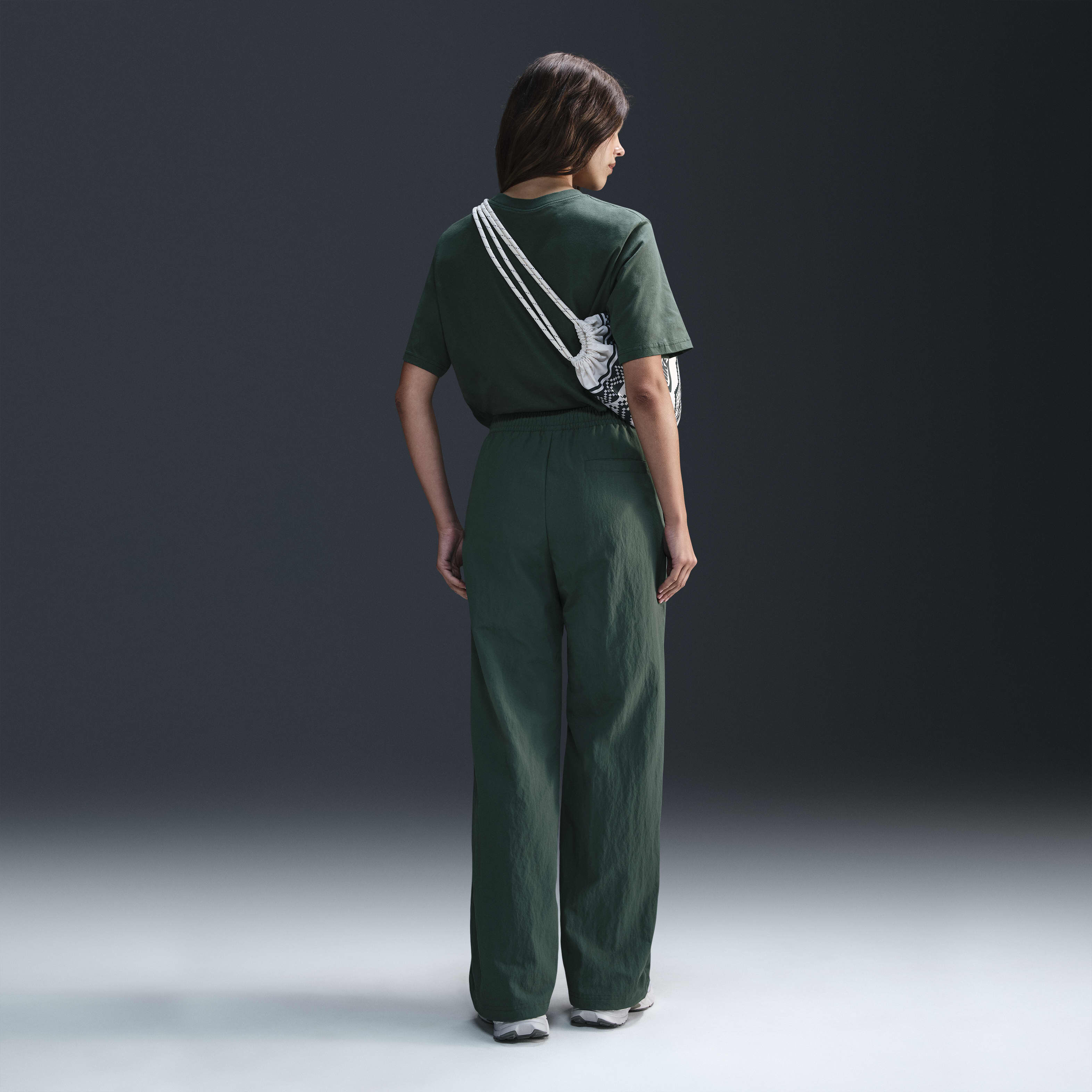 Nike Sportswear Essential image number 3