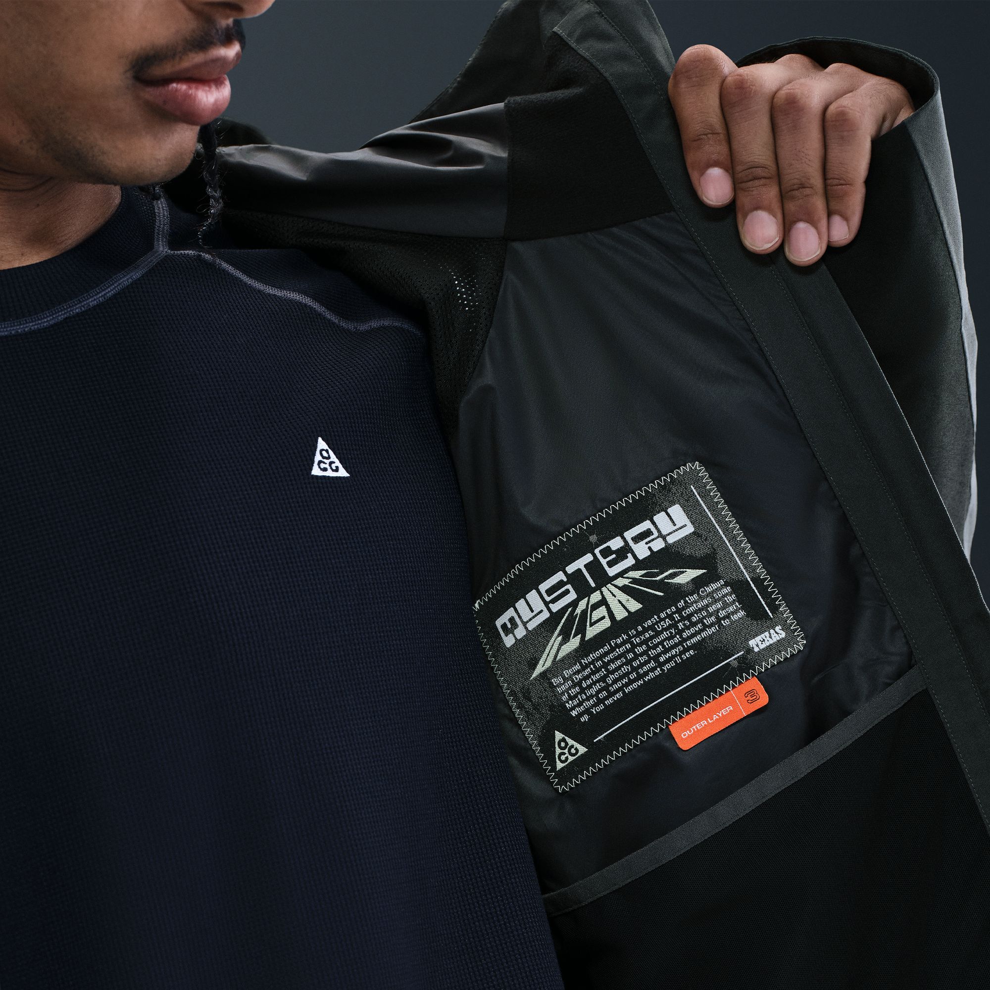 Nike ACG "Mystery Lights" image number 5