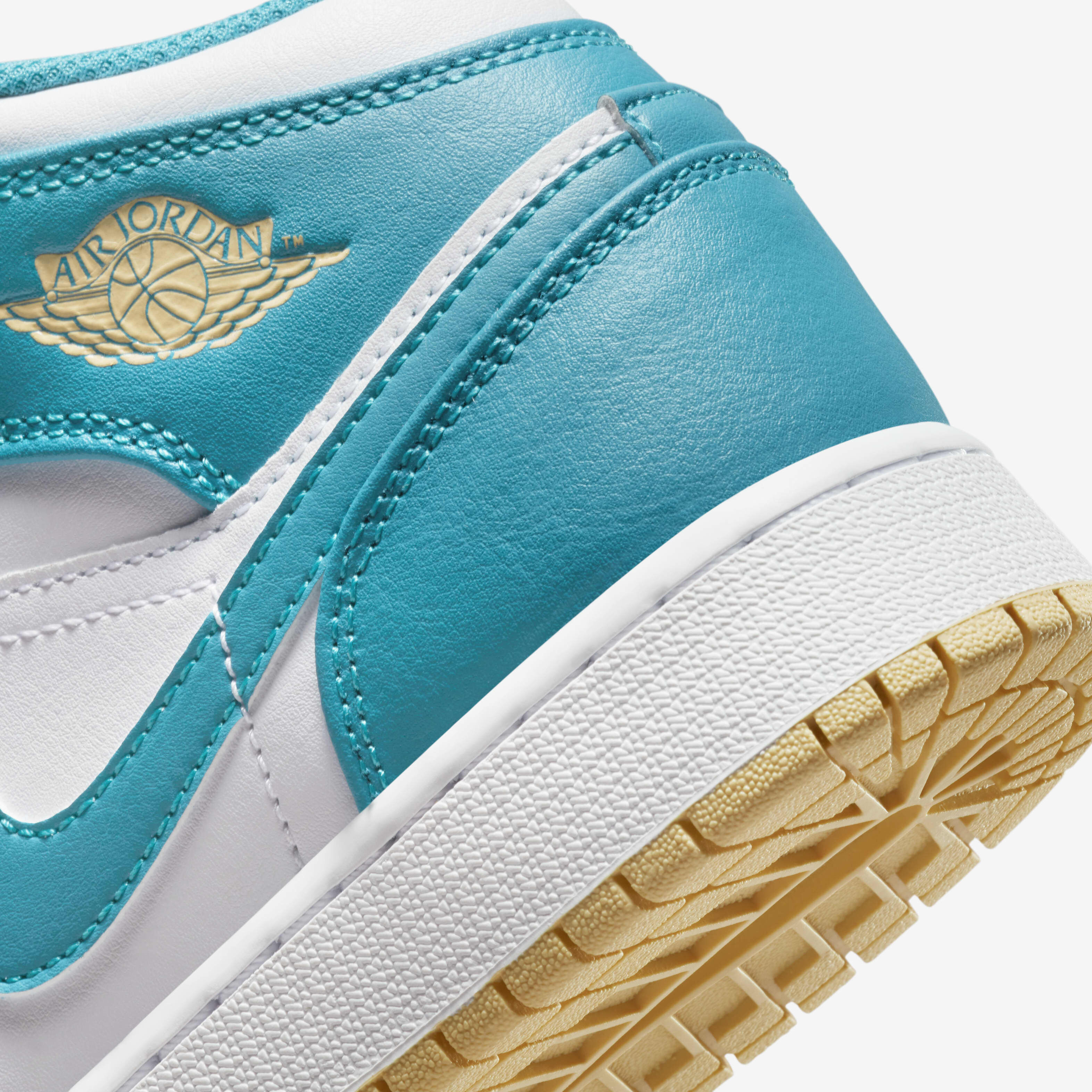 Air Jordan 1 Mid image number 7