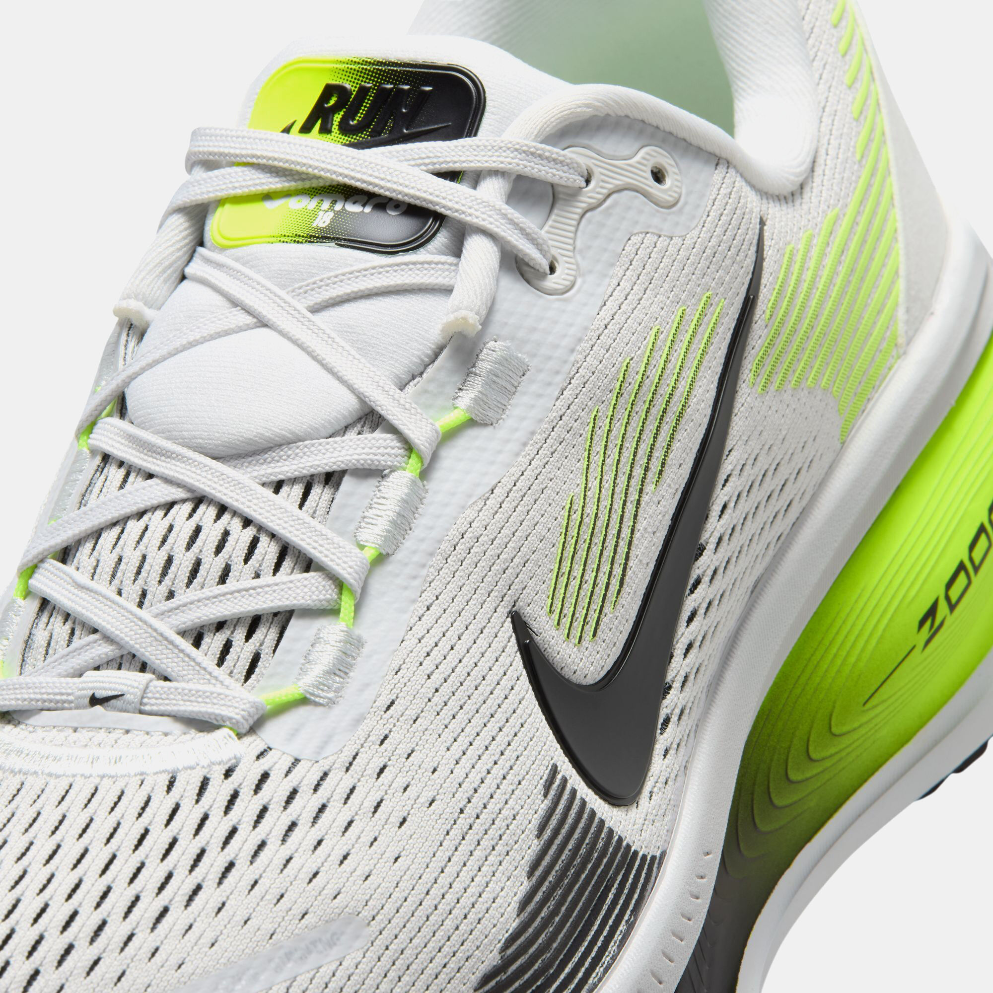 Nike Vomero 18 image number 9