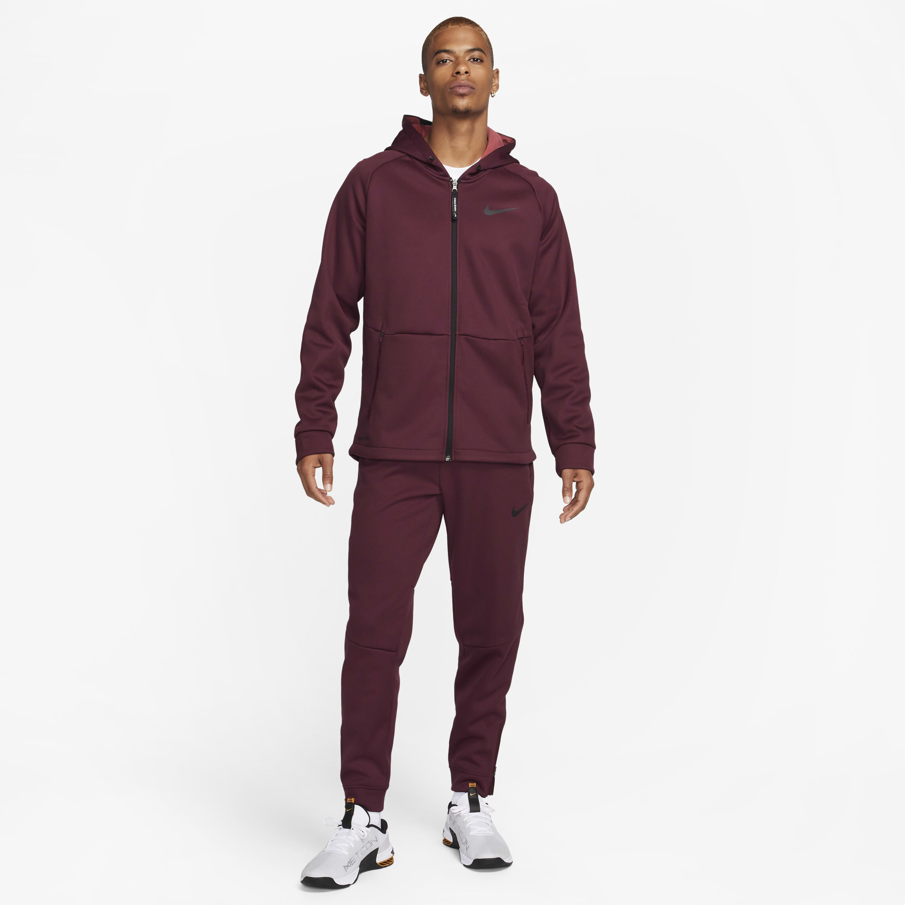 Buy Nike Therma Sphere Men s Therma FIT Fitness Trousers Nike Saudi Official