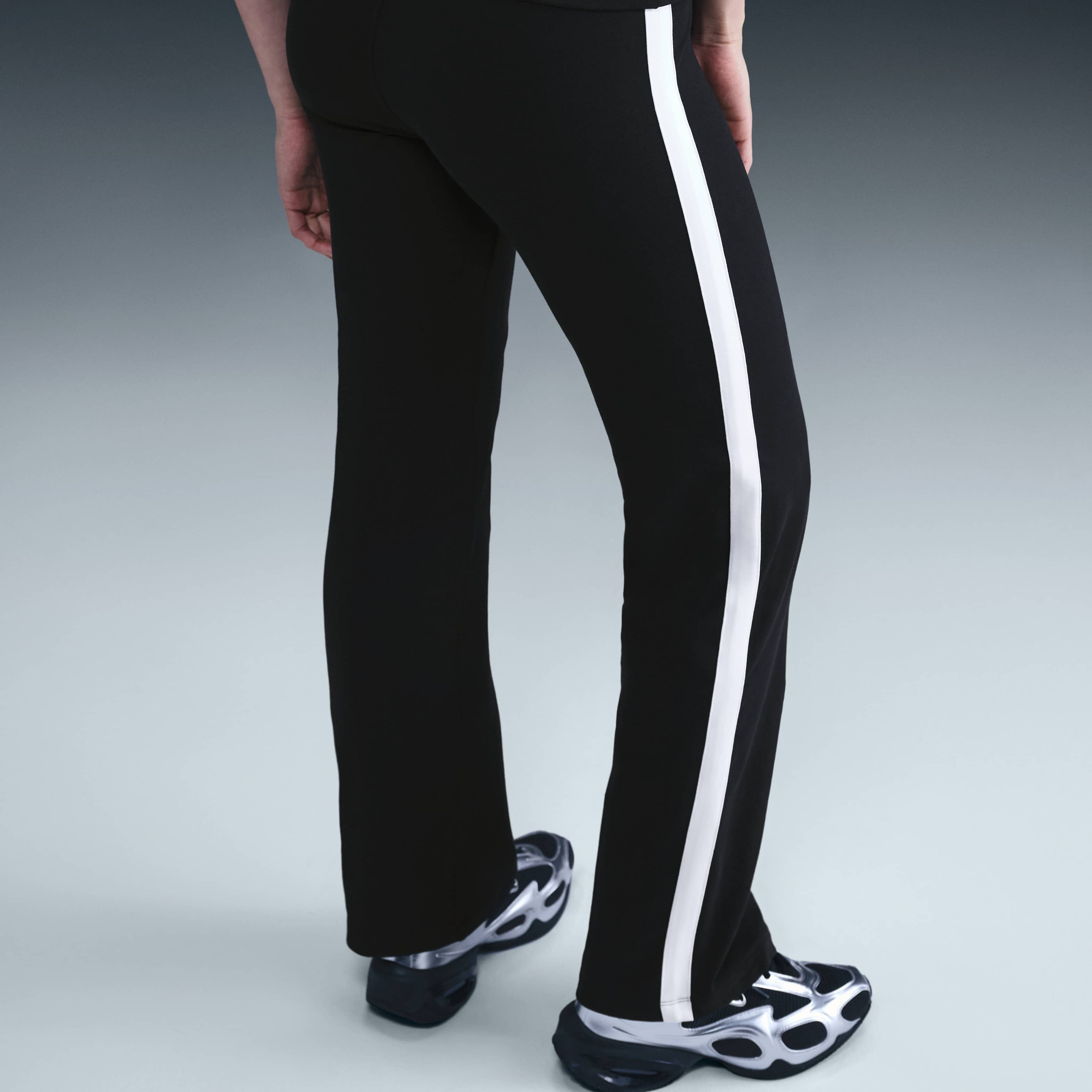 Nike Sportswear image number 2