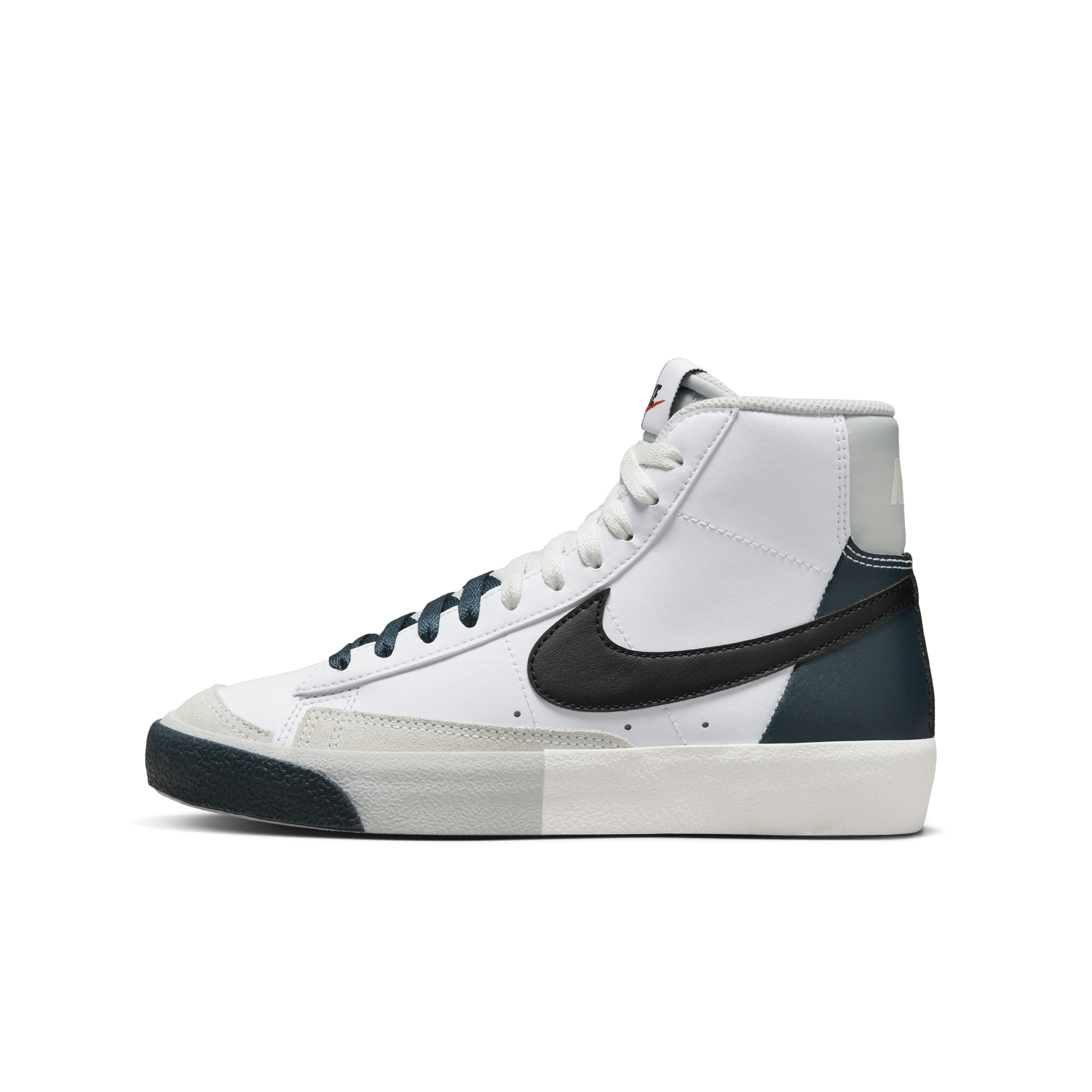 Shop Blazer Mid 77 SE Older Kids Shoes Nike KSA