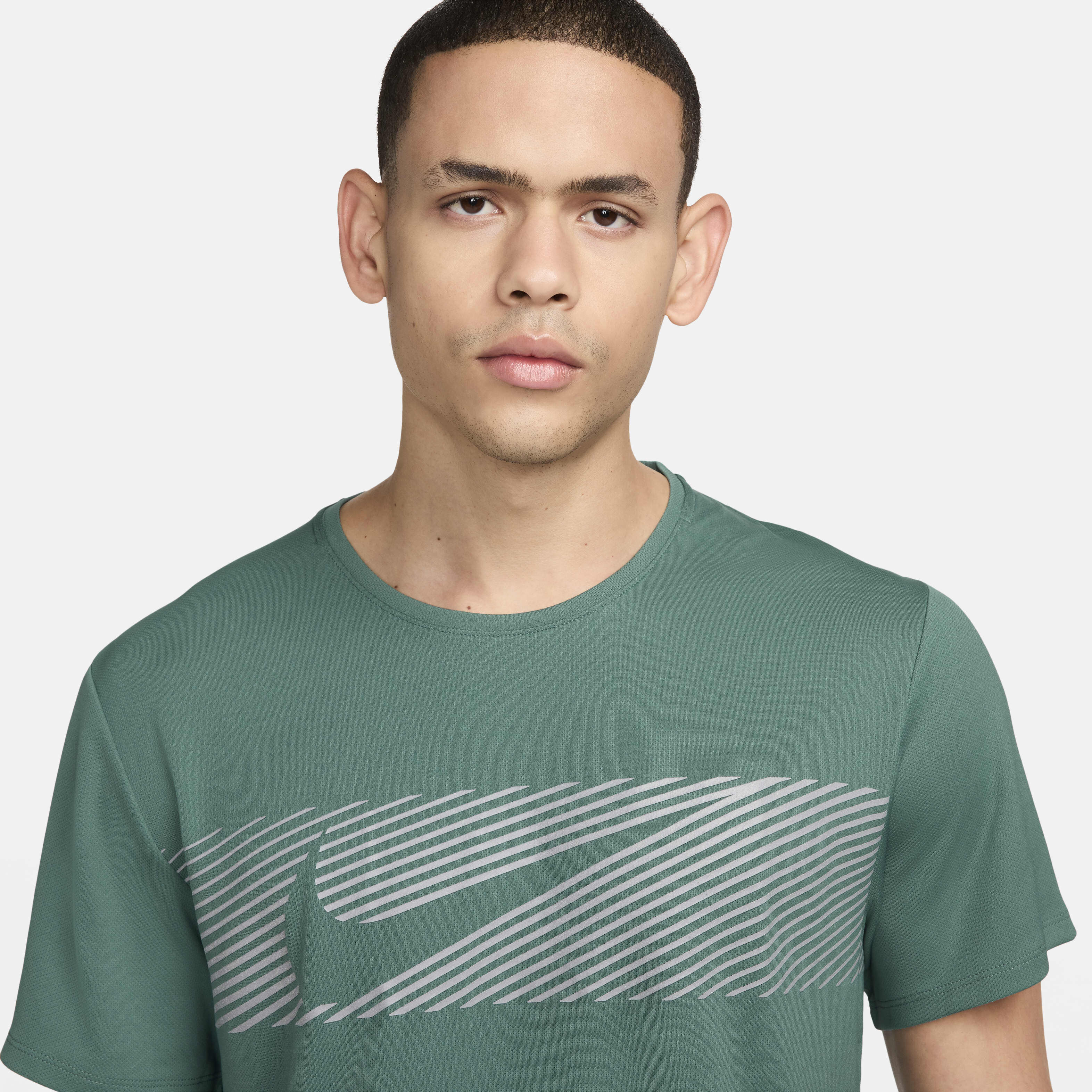 Nike men's dry miler graphic t-shirt clearance