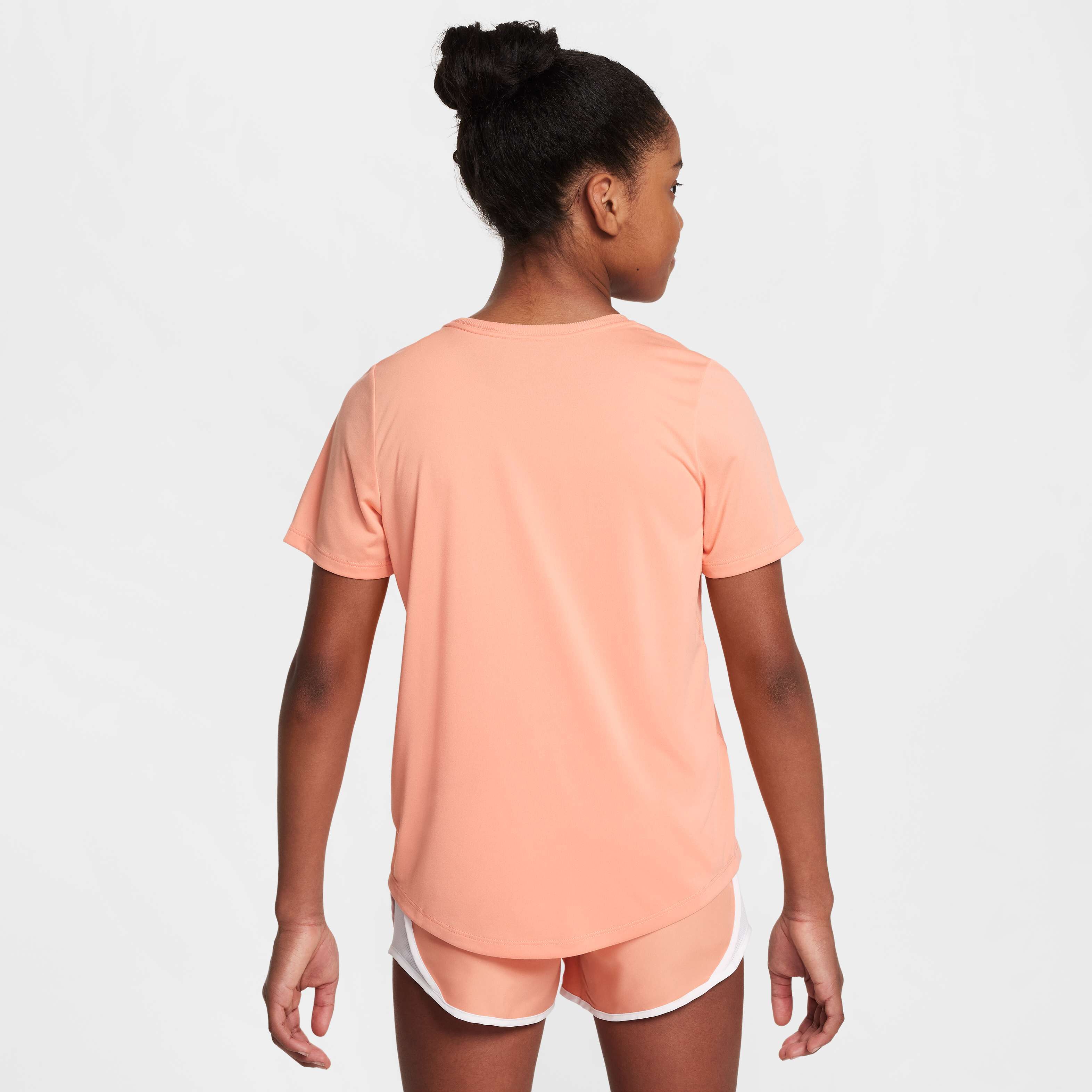 نايكي ون فيتد image number 1