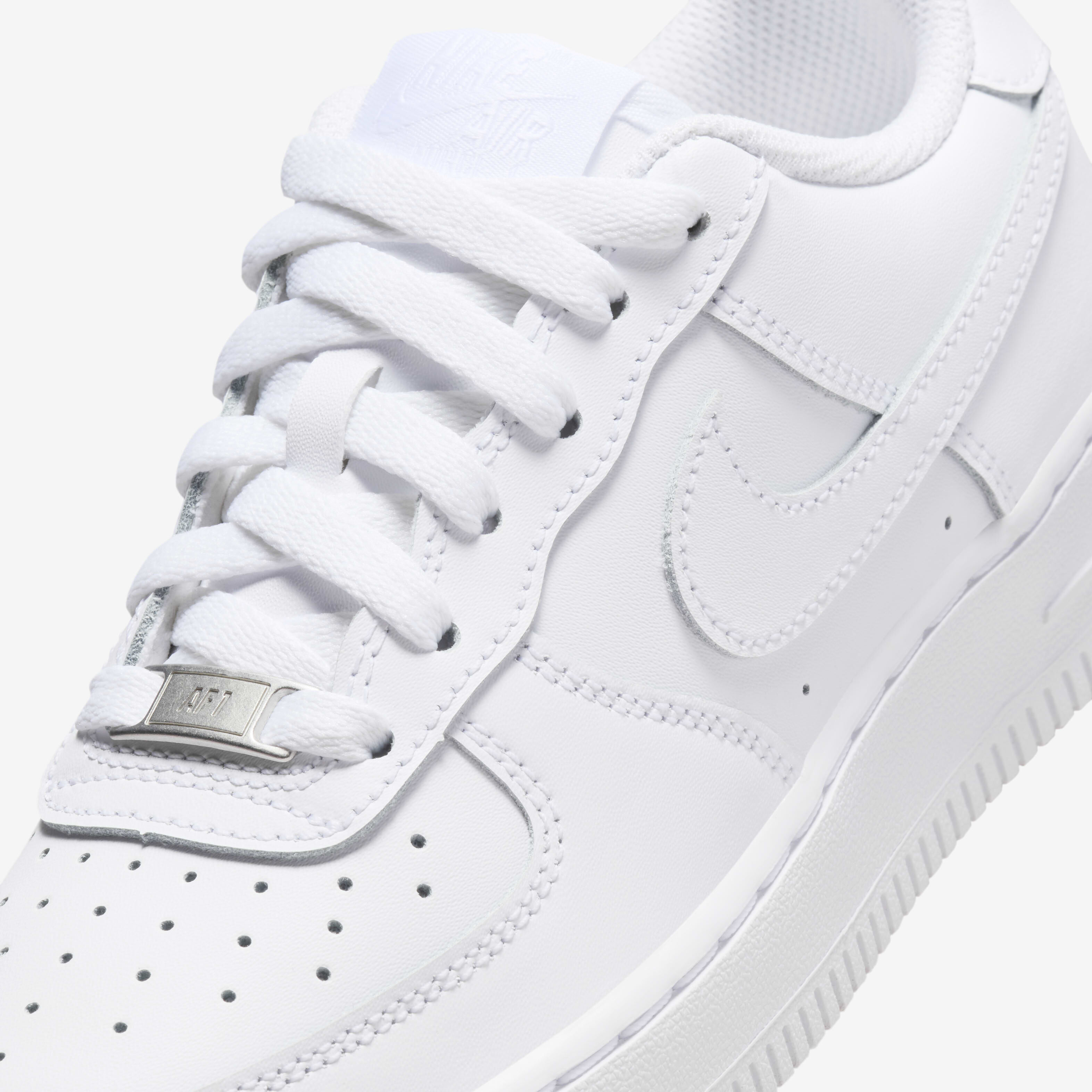Junior nike air forces hot sale