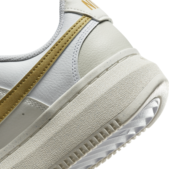 Nike air force 1 07 lv8 sail bone & metallic gold sales