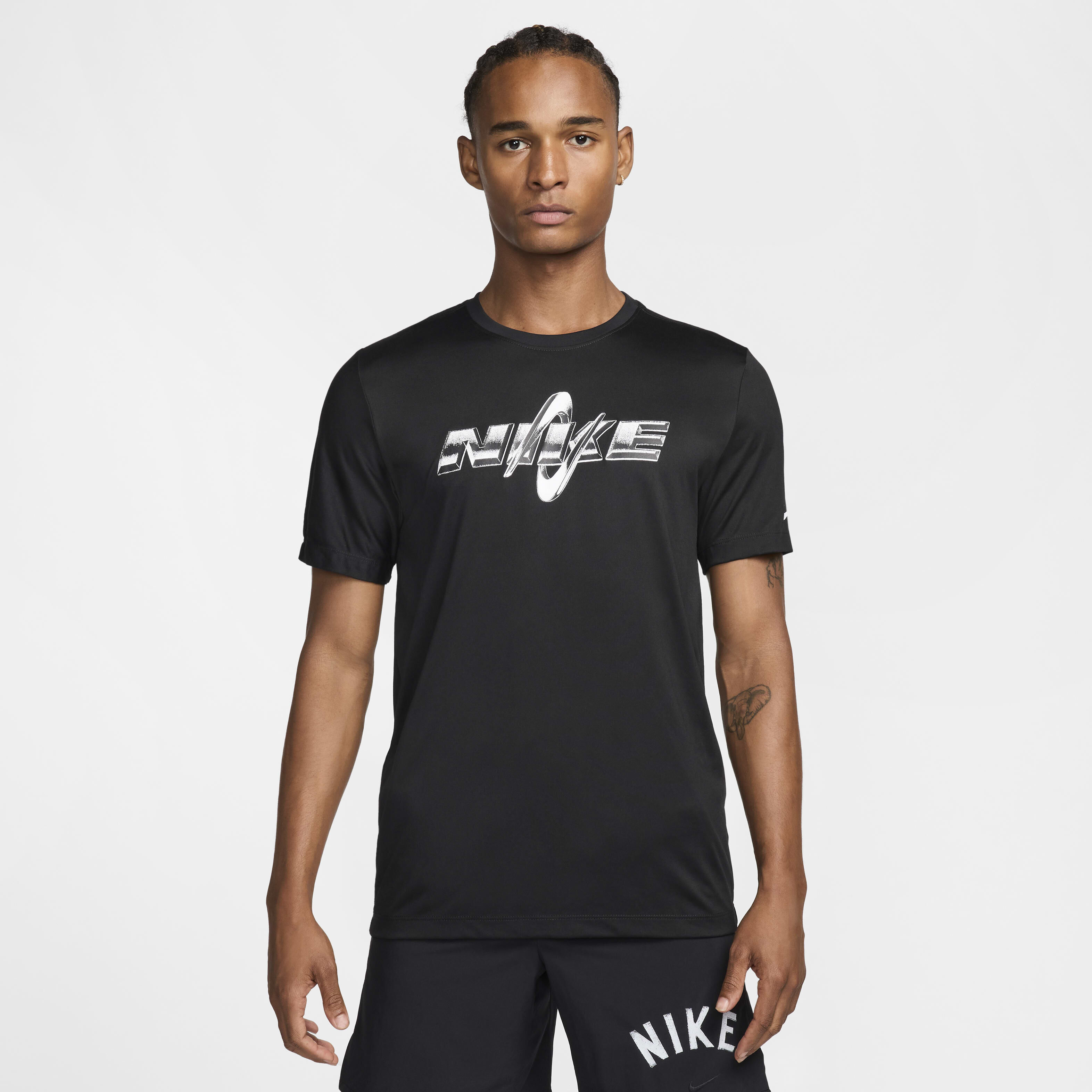 Buy Nike Men s Dri FIT Fitness T Shirt Nike Saudi Official