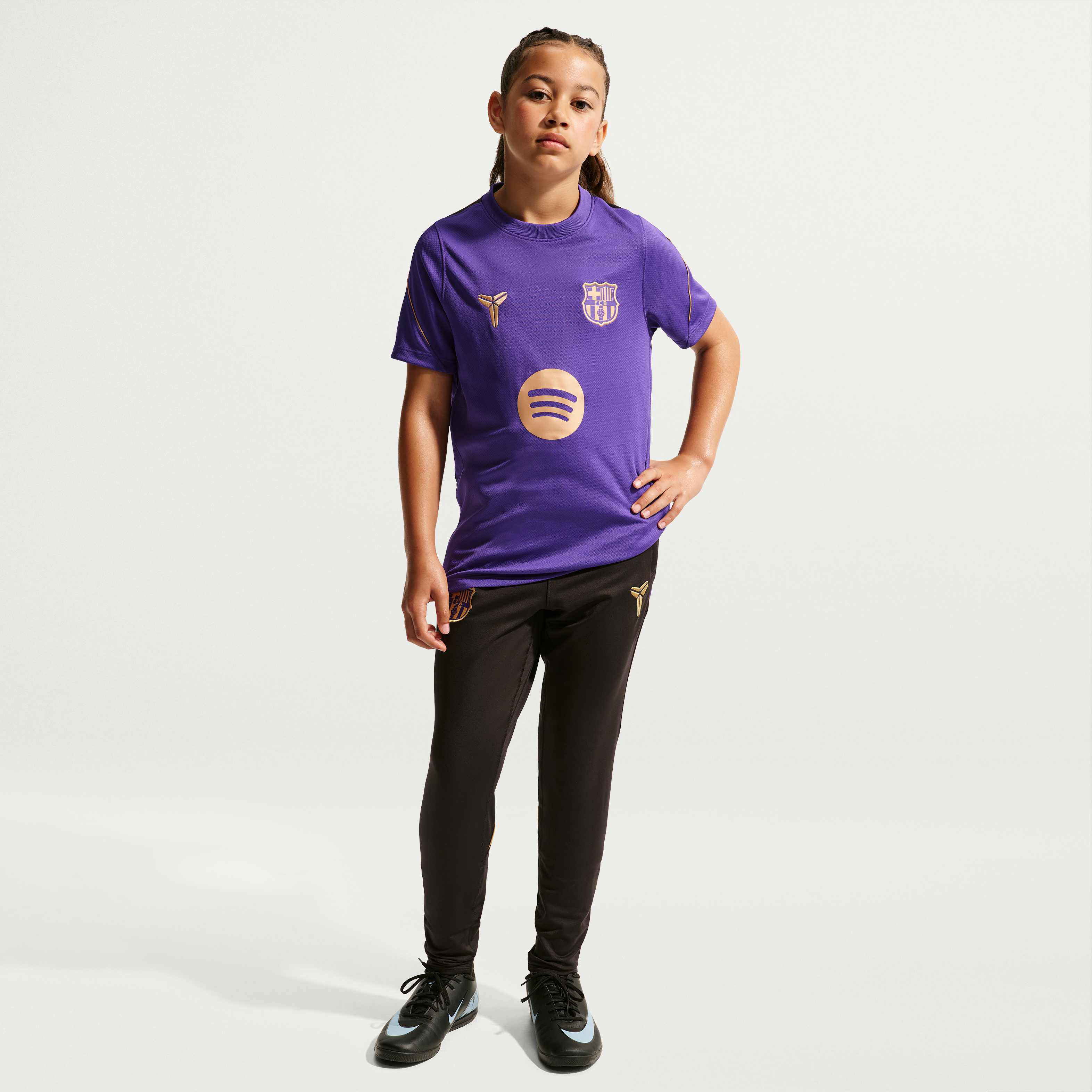برشلونة سترايك الاحتياطي image number 5