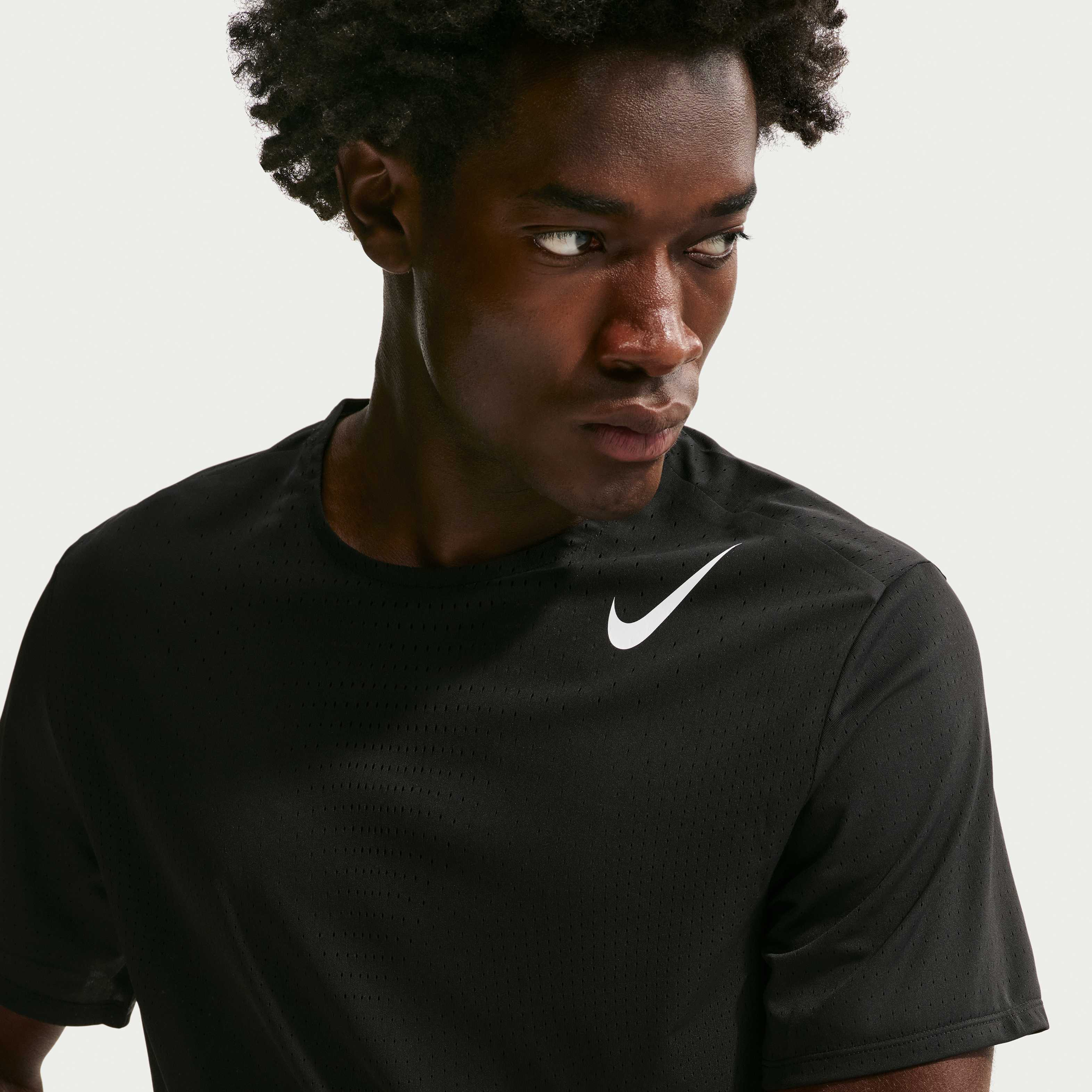 Nike AeroSwift image number 2