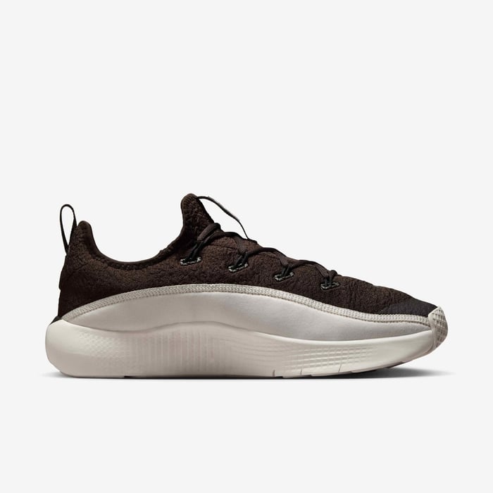 LeBron TR 1 image number 2 LeBron TR 1 image number 2