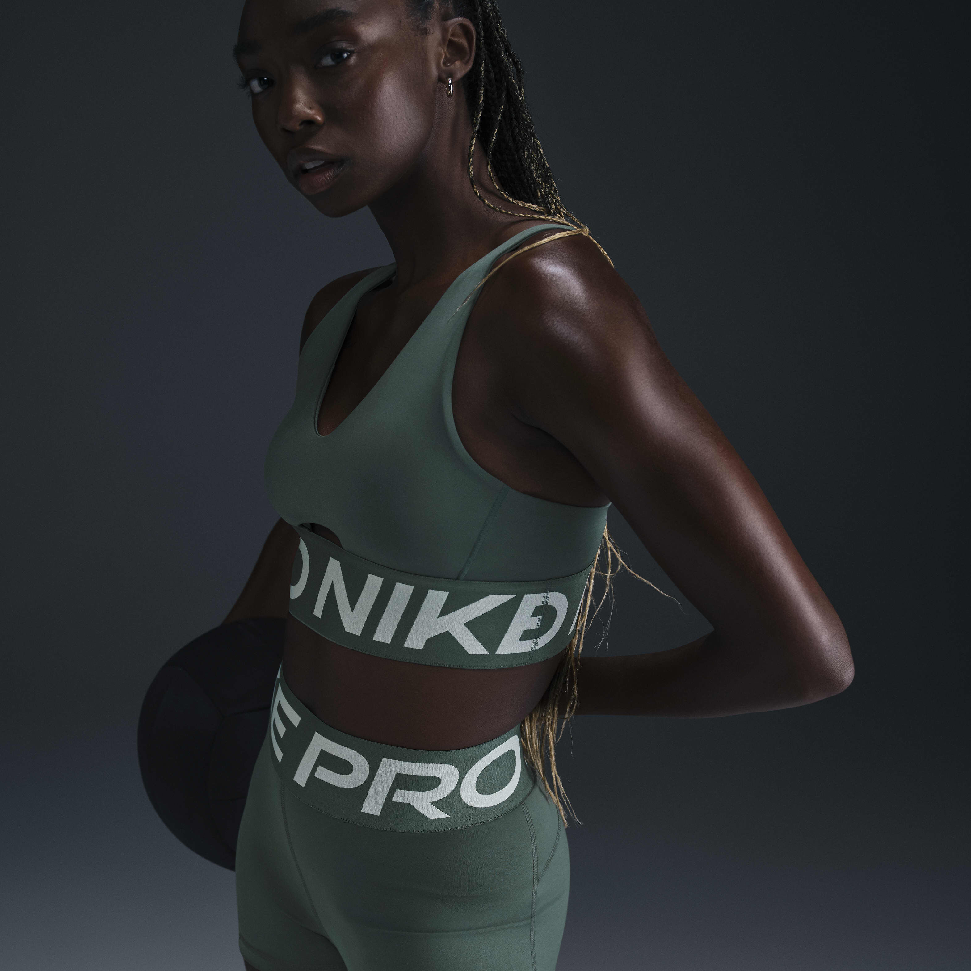 Nike Pro Sculpt image number 1