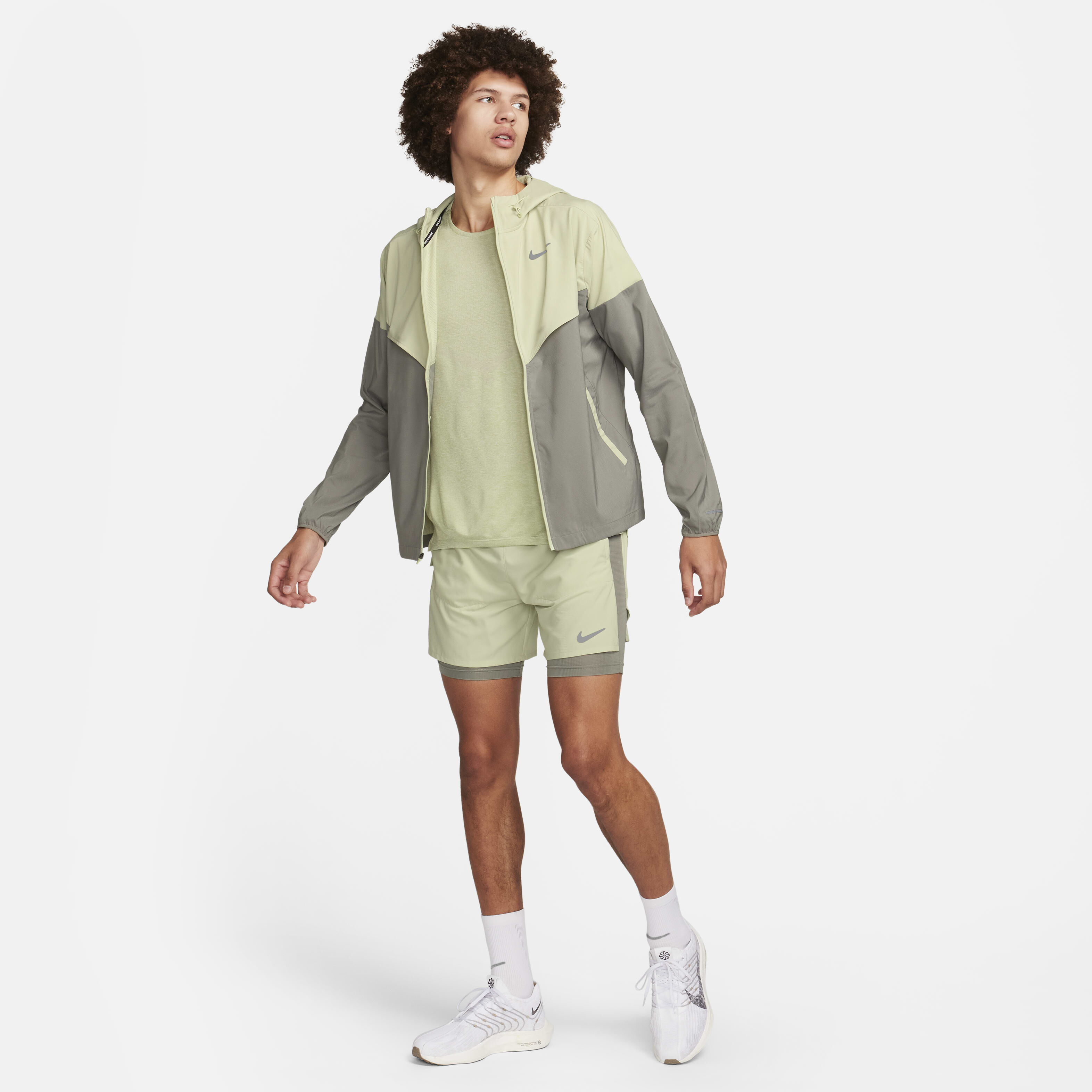 Nike Windrunner image number 5