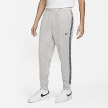نايكي سبورتسوير ريبيت
