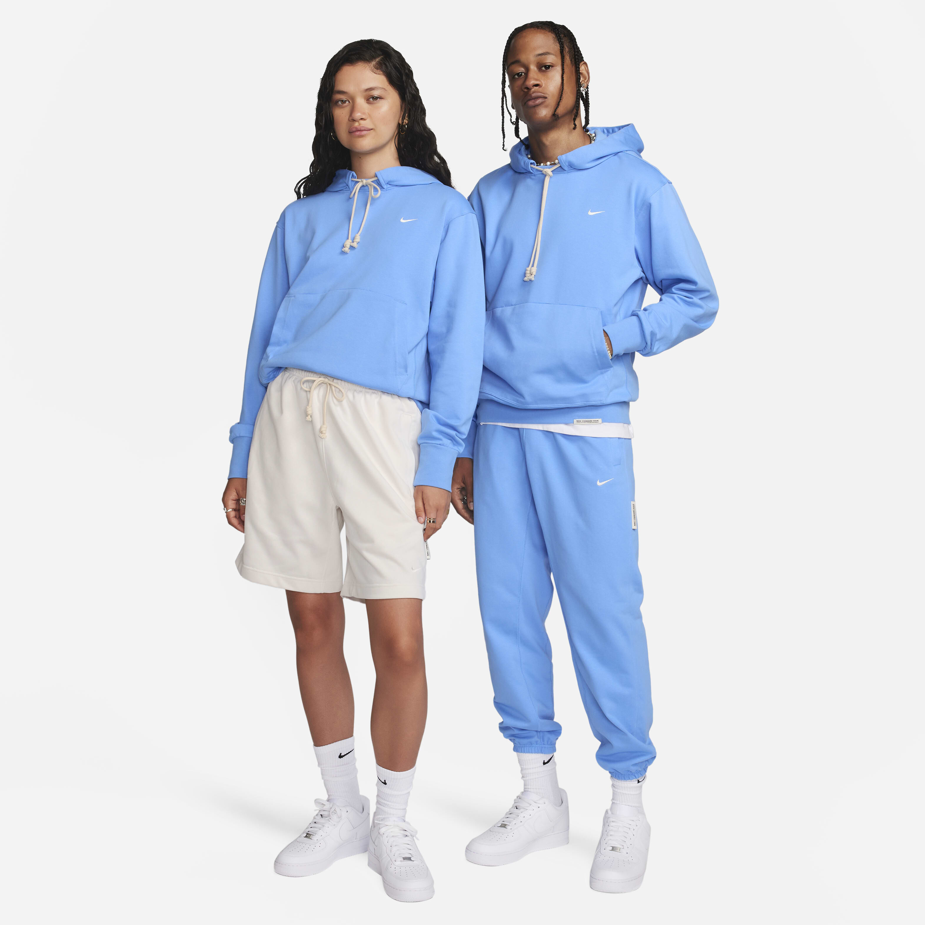 Nike Standard Issue image number 9