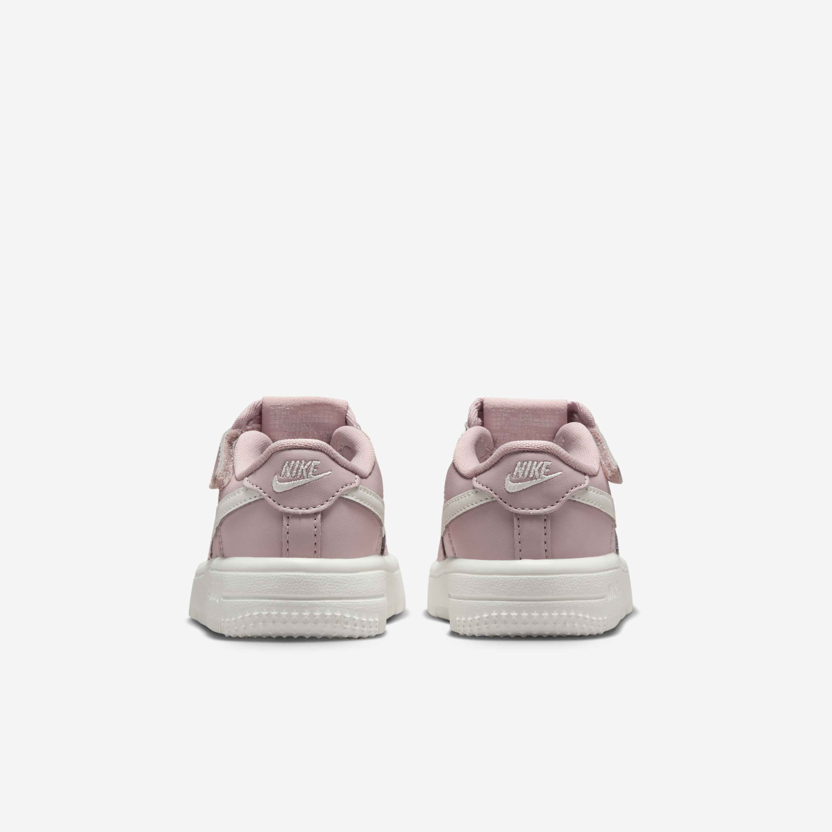 Nike Force 1 Low EasyOn image number 5