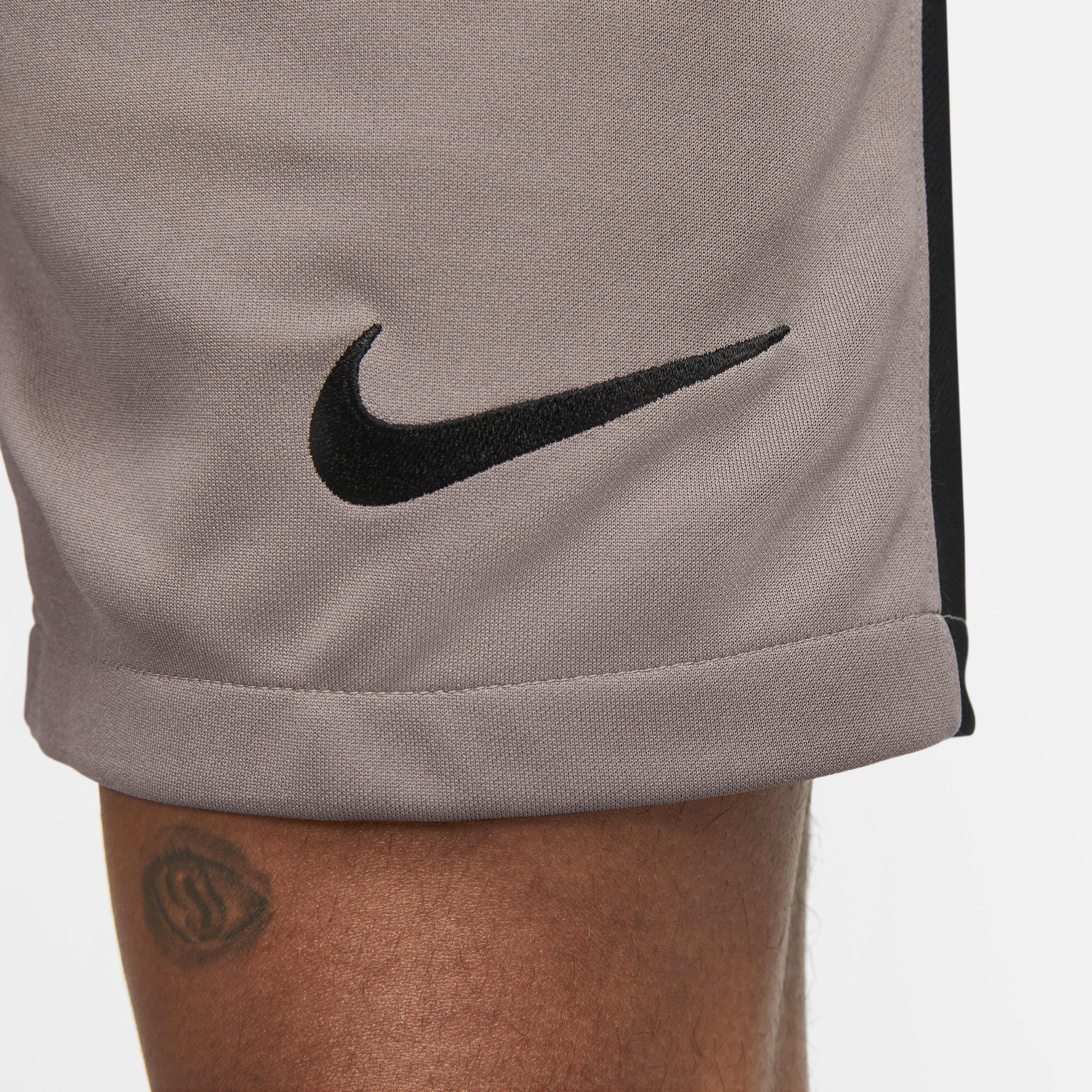 توتنهام هوتسبير 2023/24 ستيديوم البديل image number 4