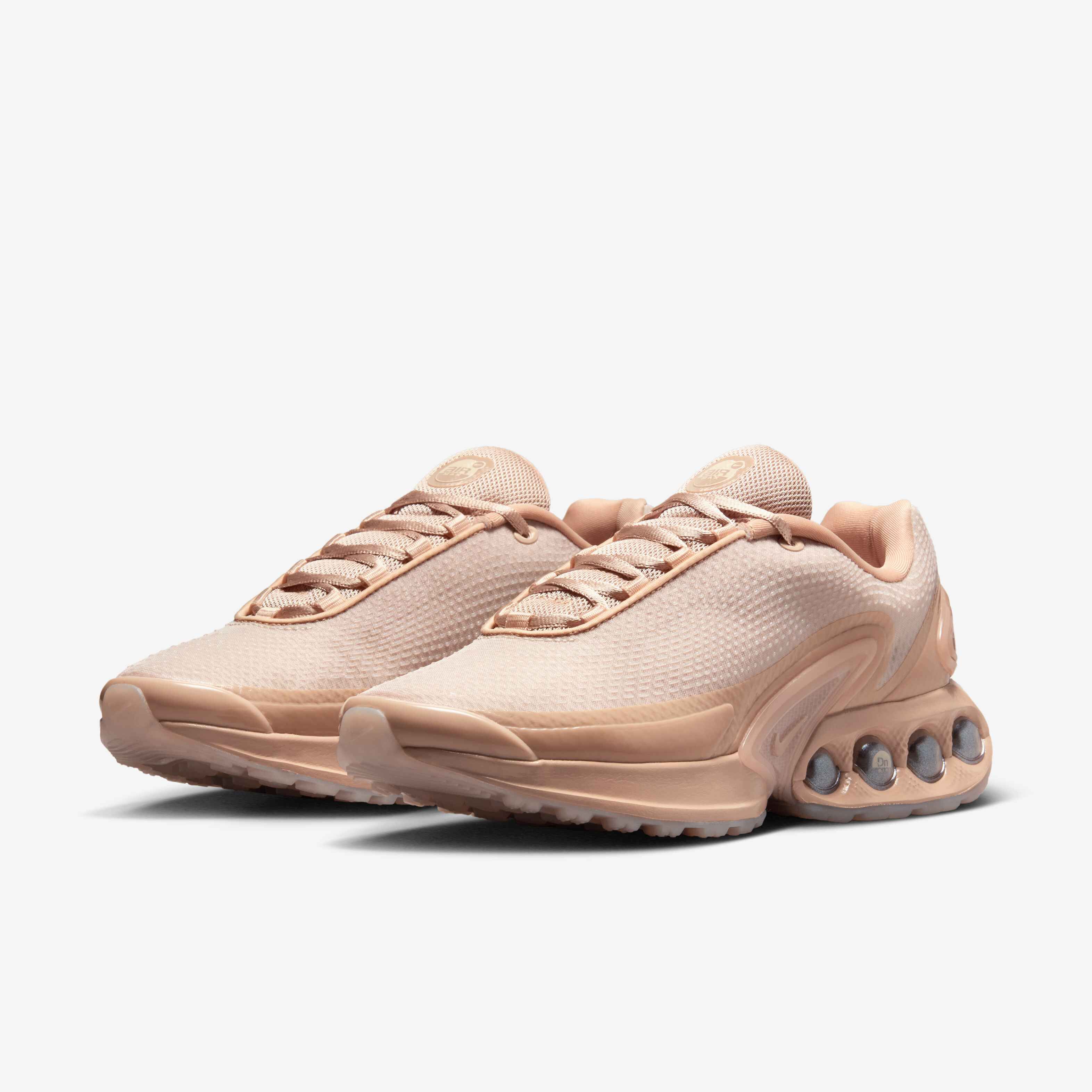 靴 Isamaya Ffrench Nike Women's Air Max DN Nike Bridges Beauty and Style in New Air Max Dn