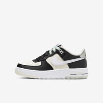 Nike Air Force 1 LV8