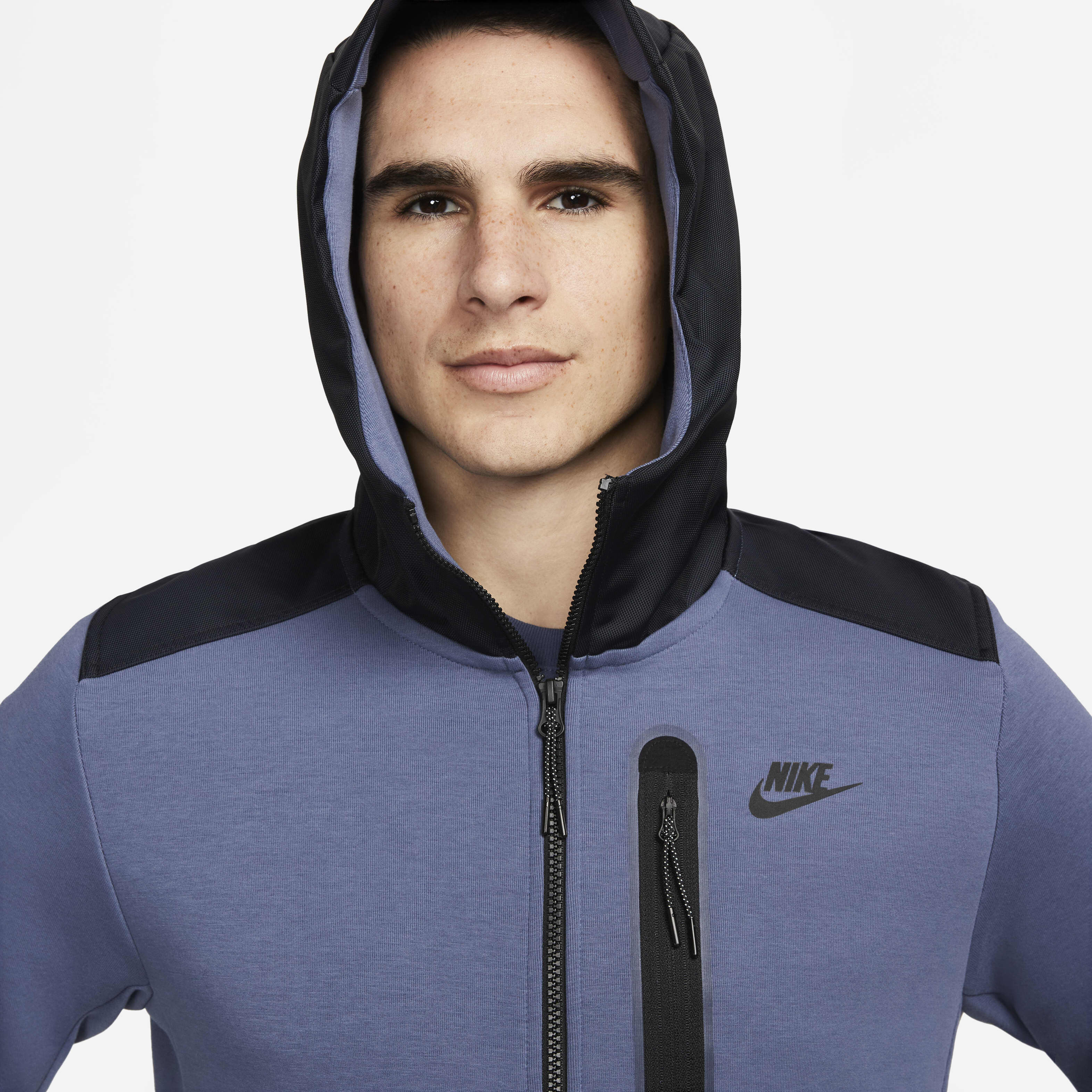Nike Sportswear Tech Fleece image number 3