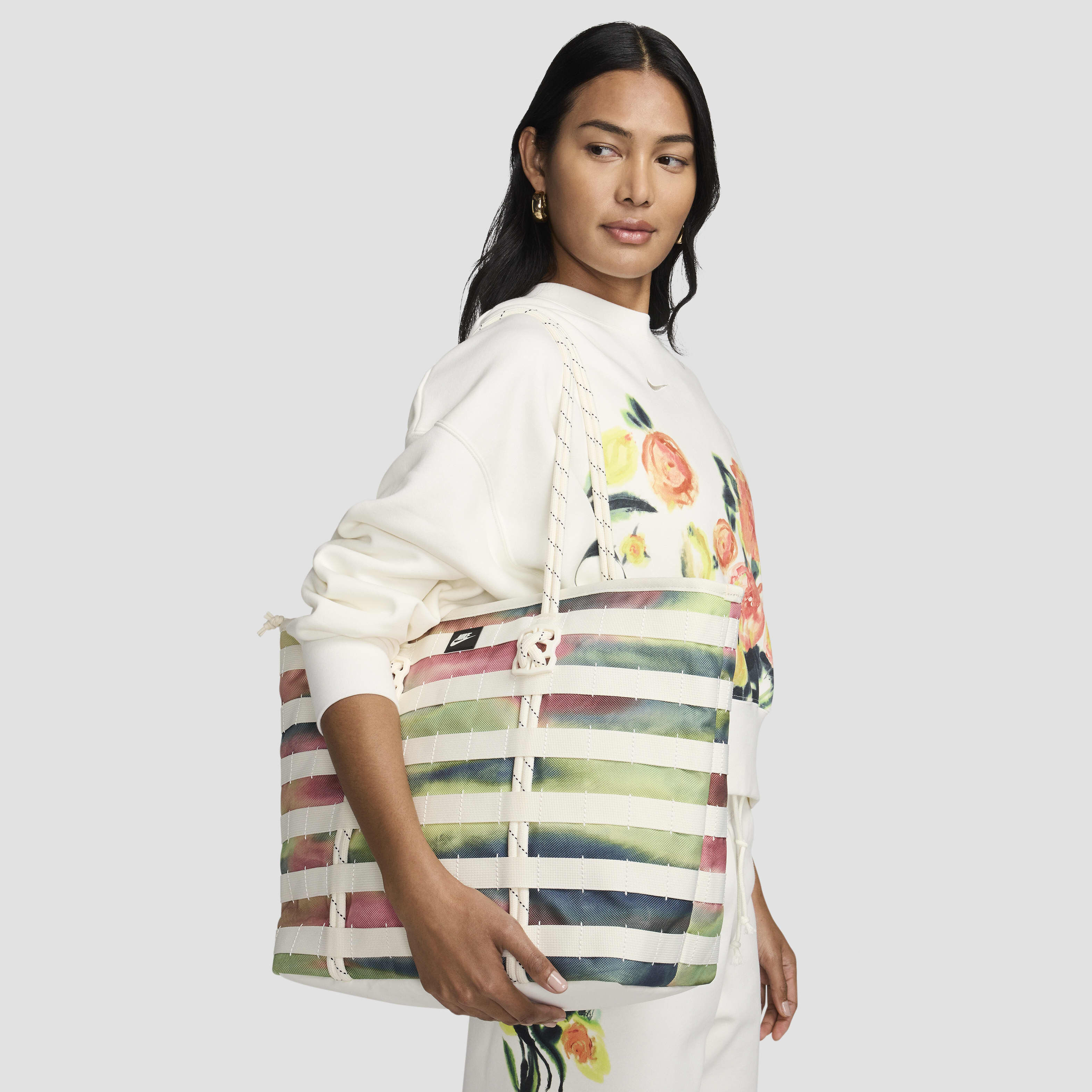 完売必須!☆Nike Sportswear Artist Collection RPM Tote (26L) Buy Nike Sportswear Women's Artist Collection RPM Tote (26L