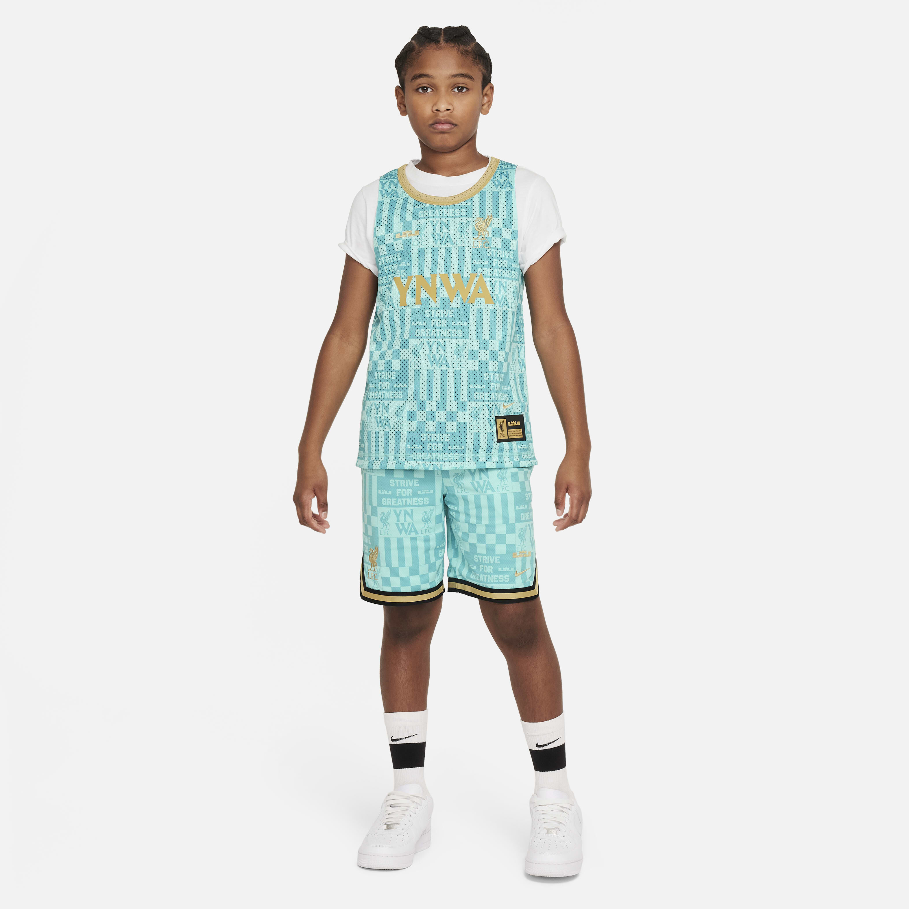 LeBron x Liverpool F.C. Culture of Basketball image number 5