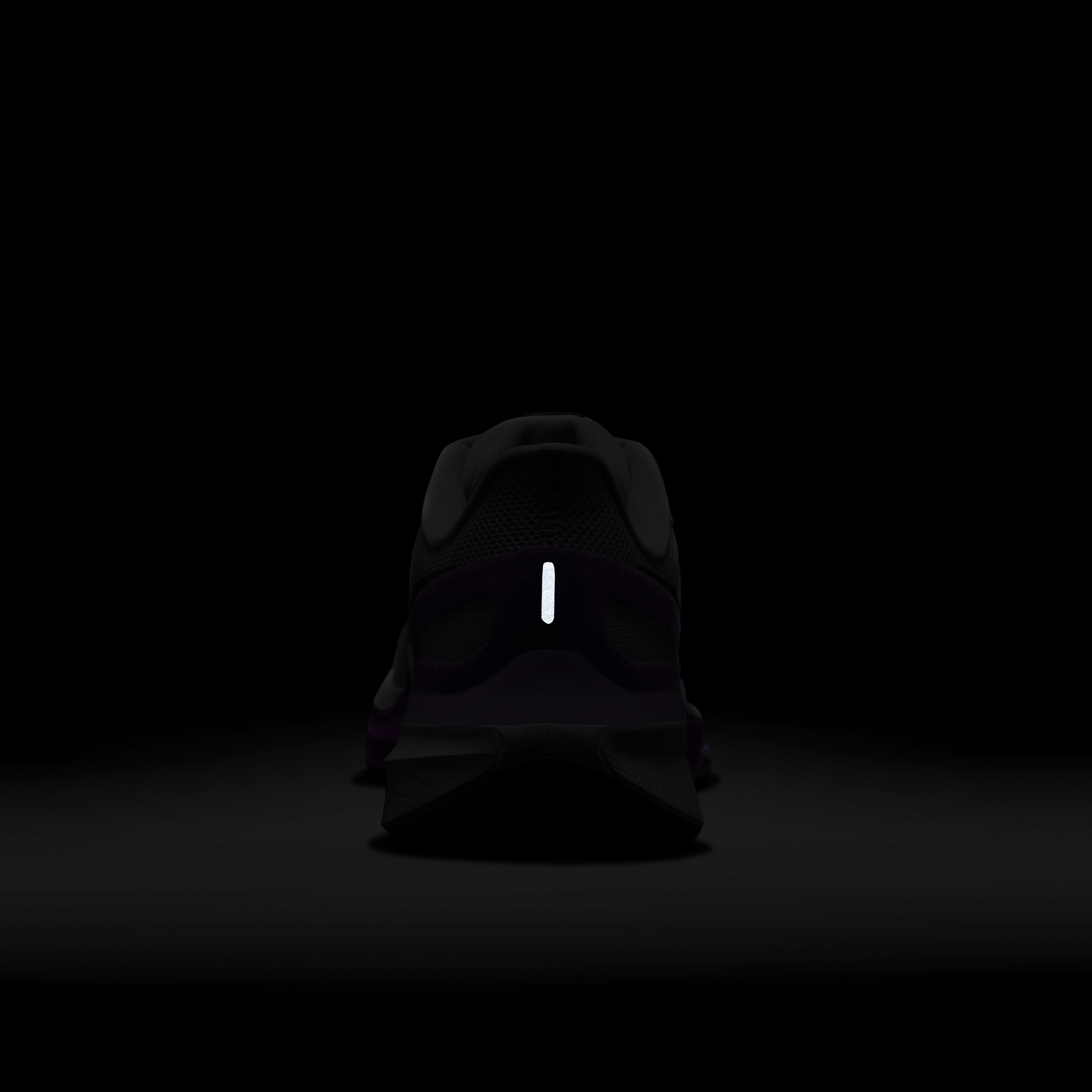 Nike Structure 25 image number 8