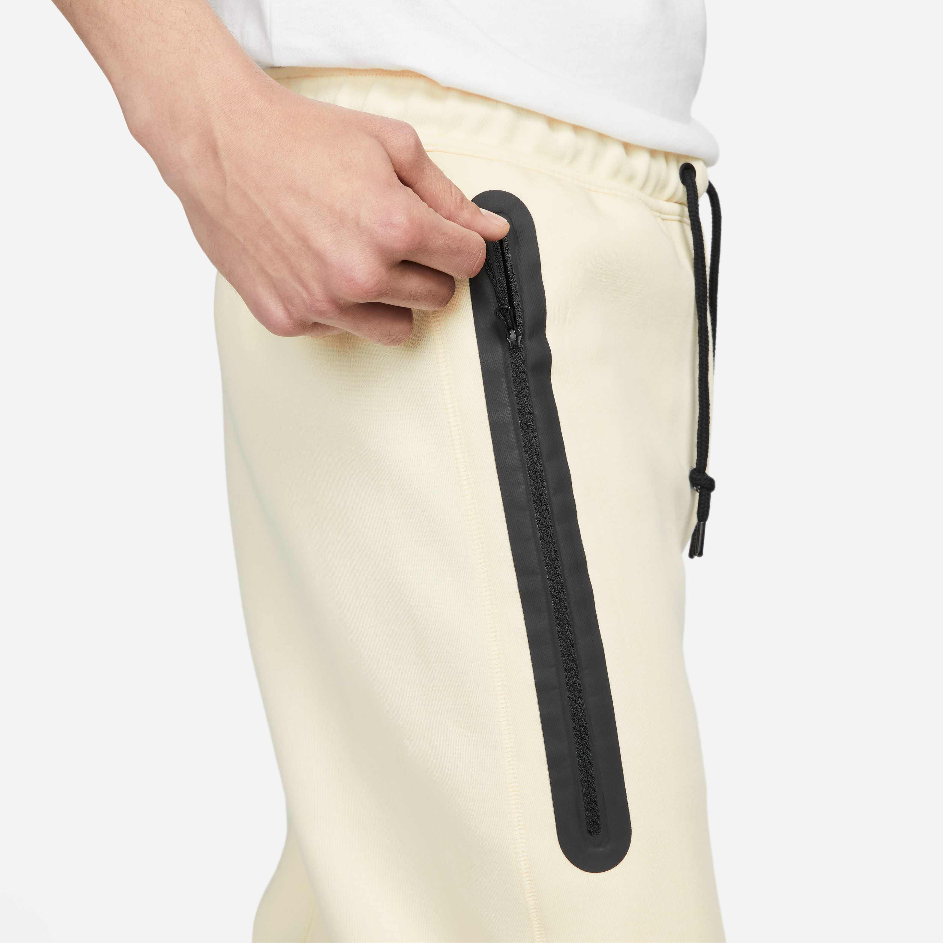 نايكي سبورتسوير تك فليس image number 4