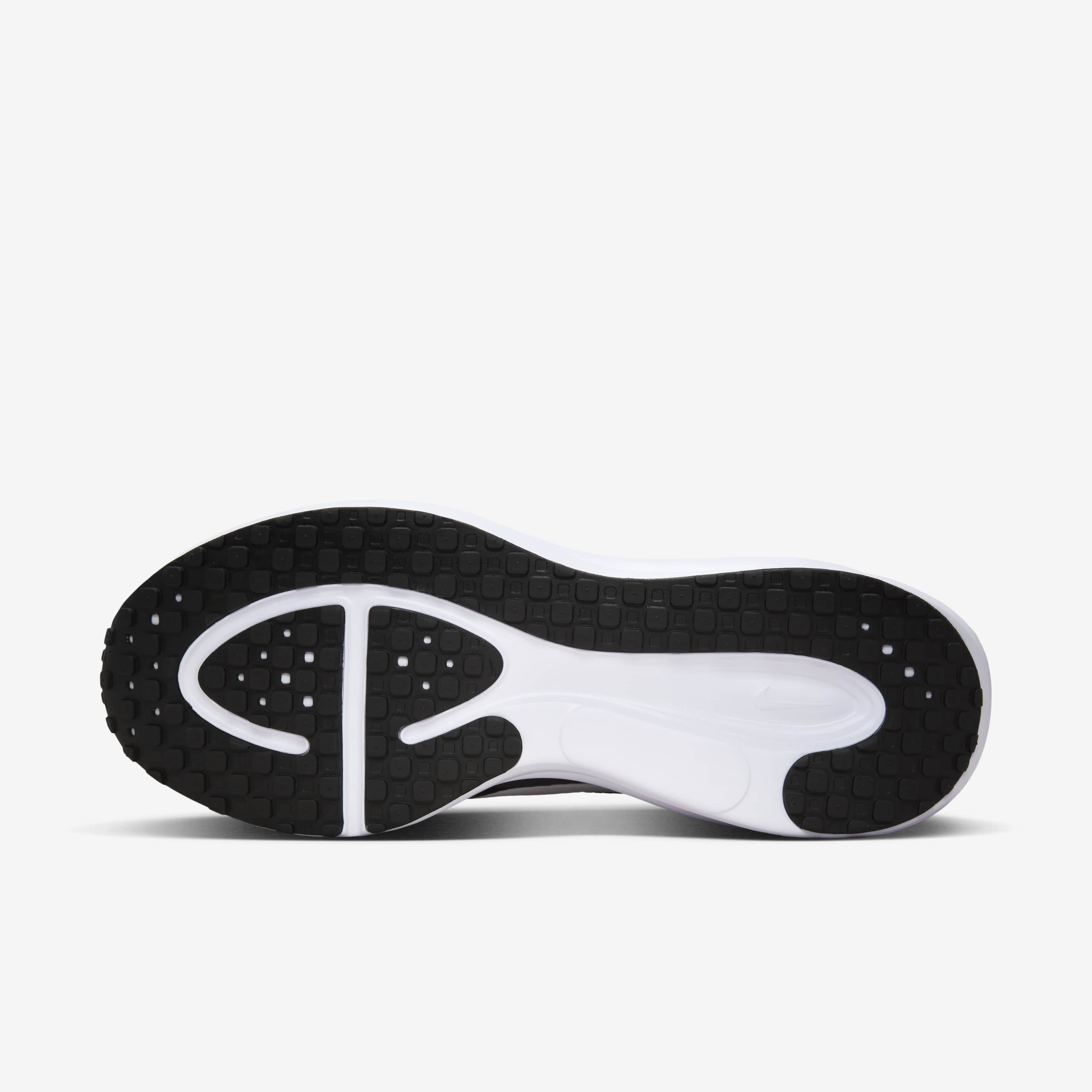 Nike Revolution 8 EasyOn image number 1