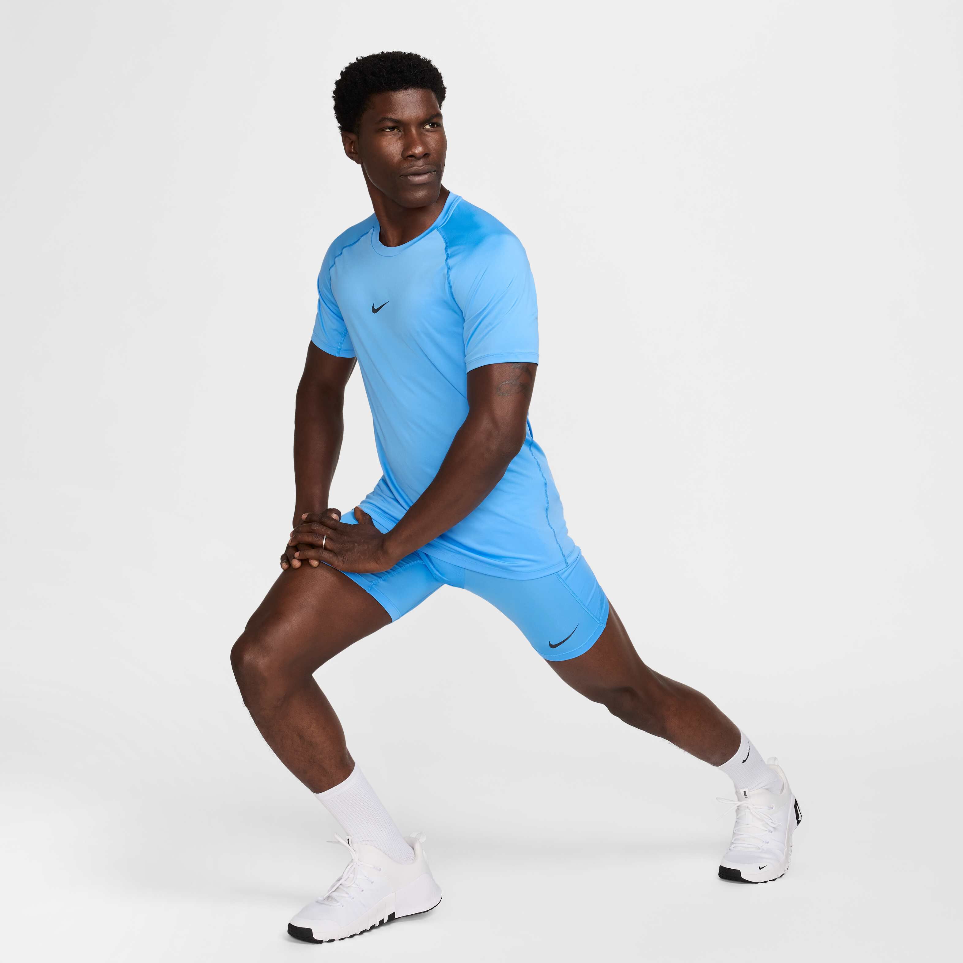 Nike Pro image number 5